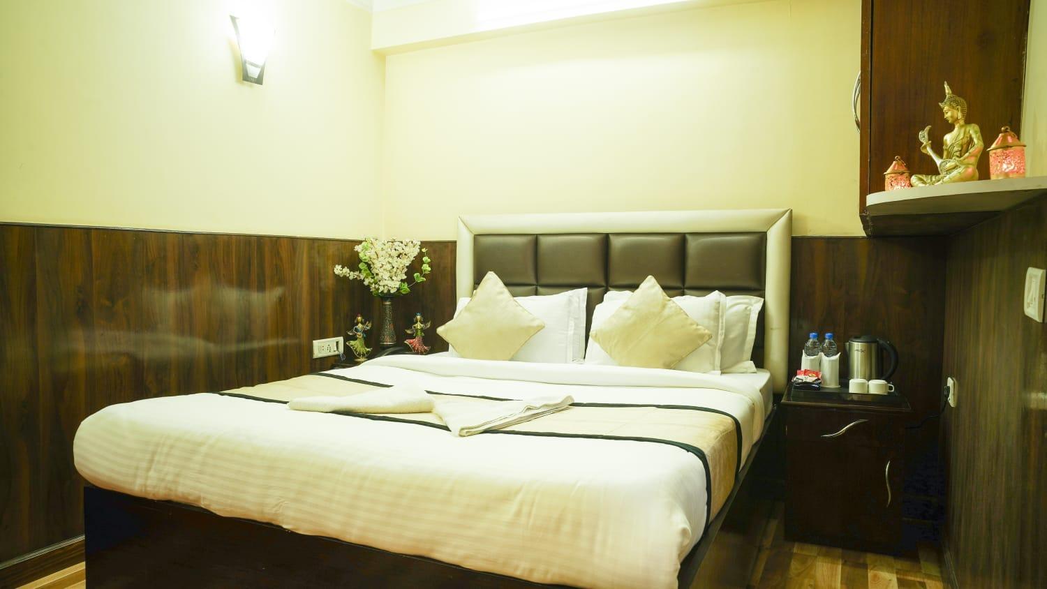 Indus Mount Royale - Mall Road 3*