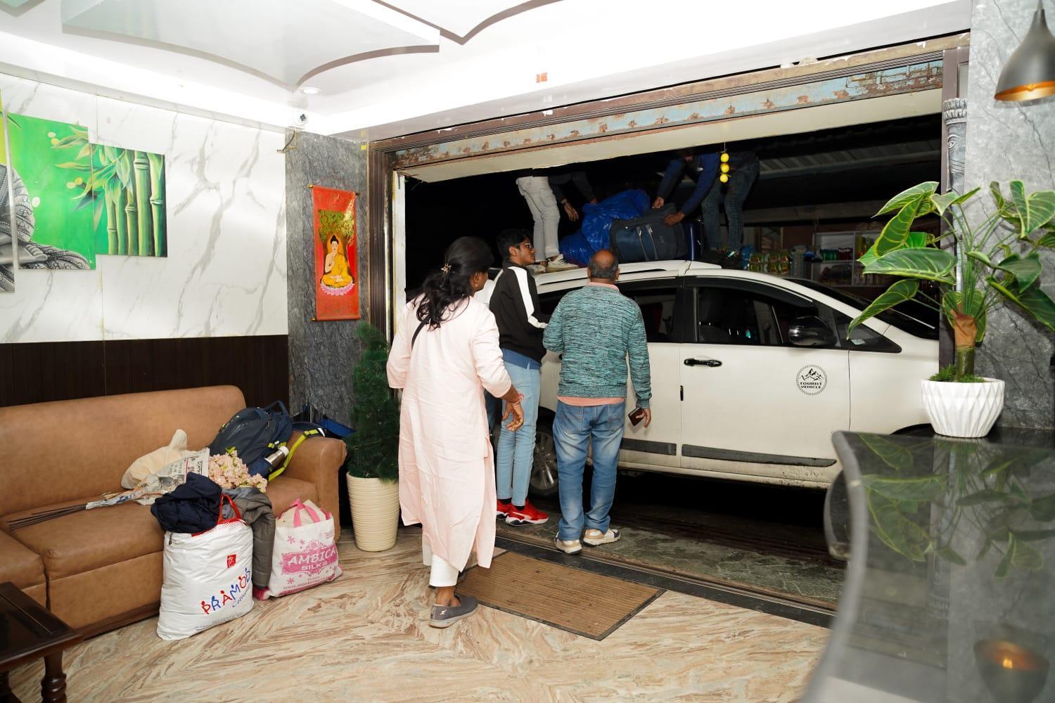 Hotel Indus Mount Royale - Mall Road 3*