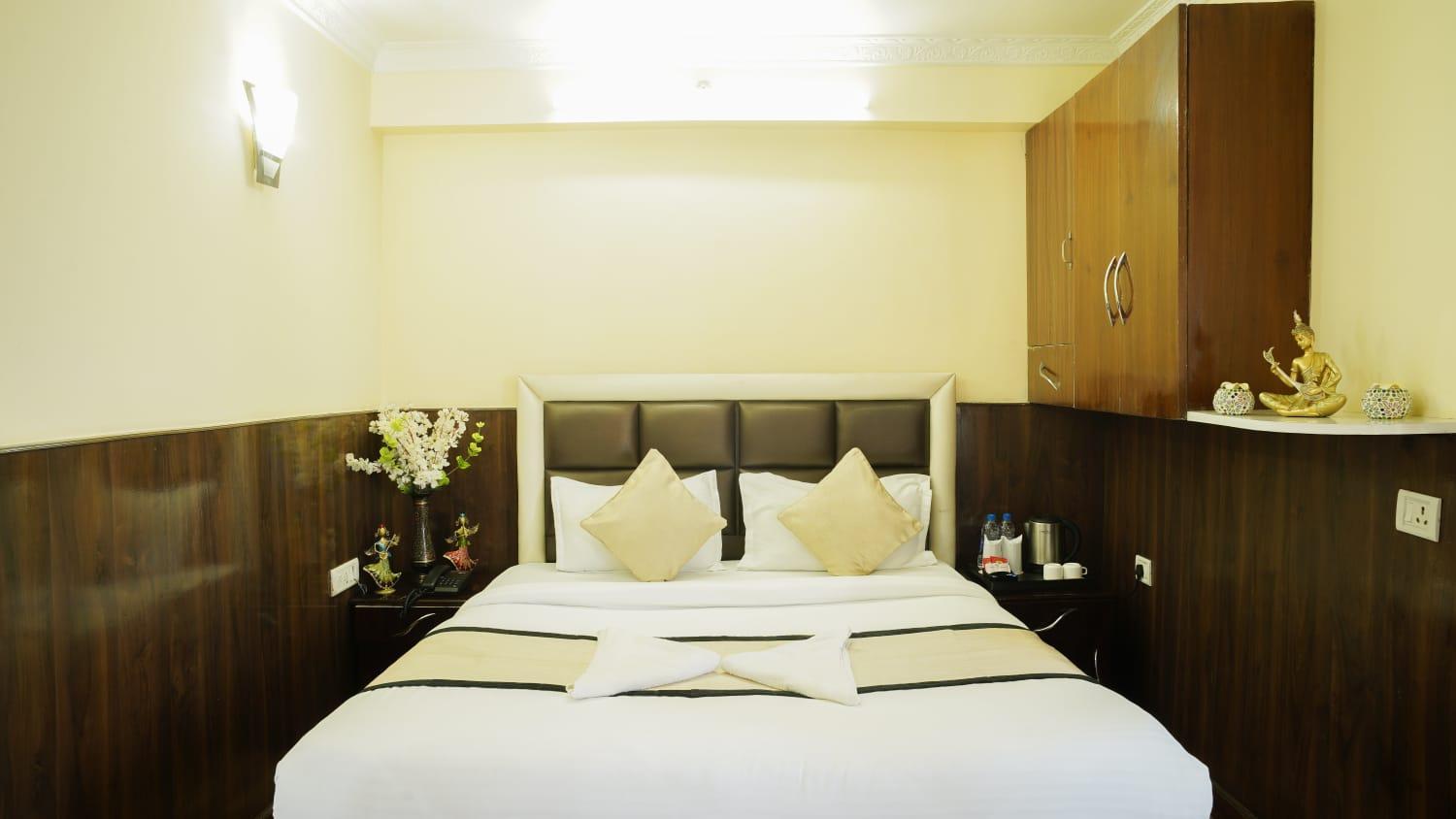 Indus Mount Royale - Mall Road 3*