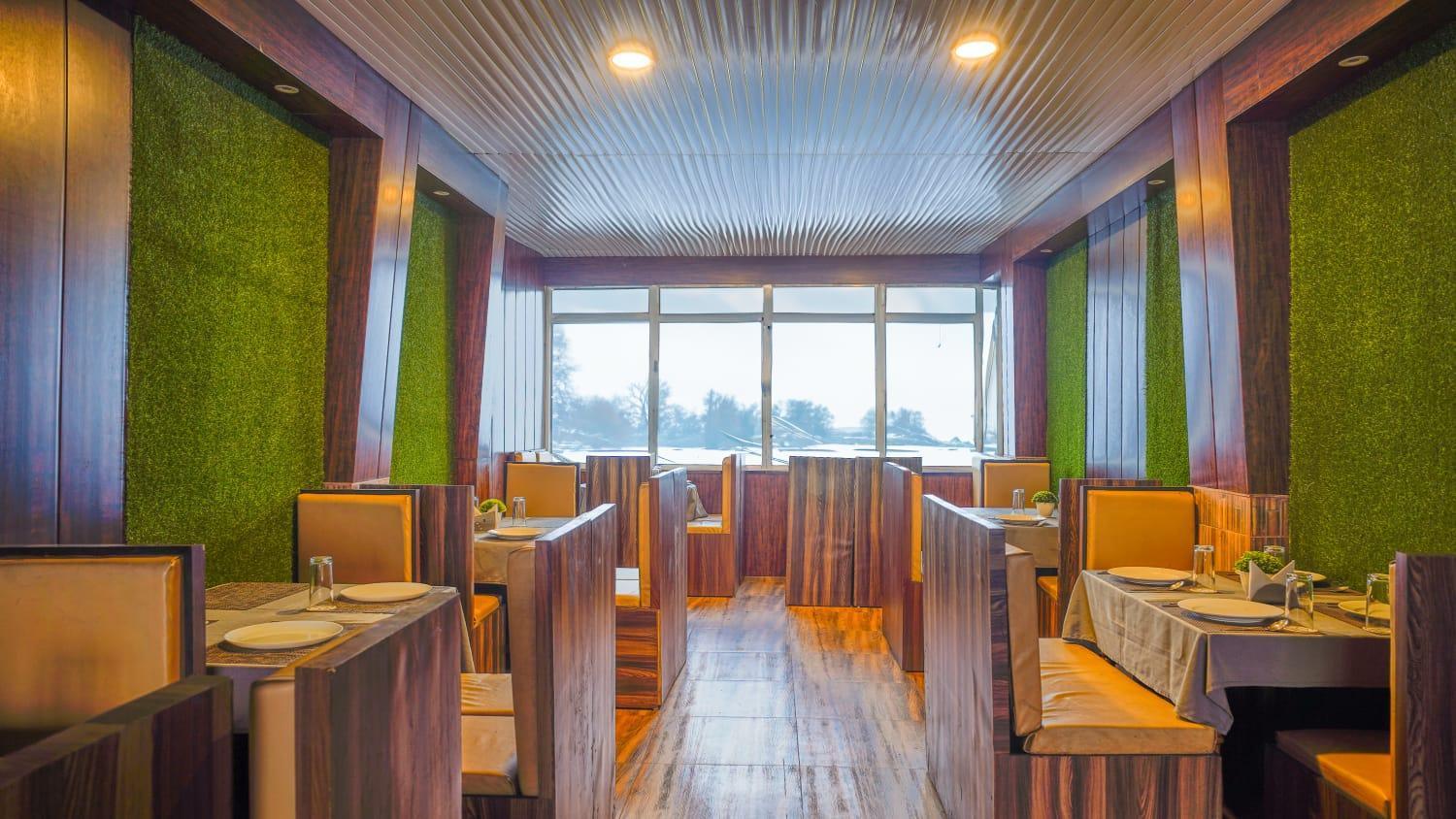 Hotel Indus Mount Royale - Mall Road 3*