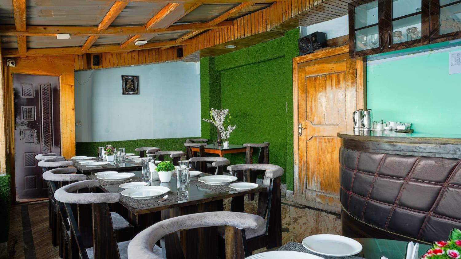 Hotel Indus Mount Royale - Mall Road 3*