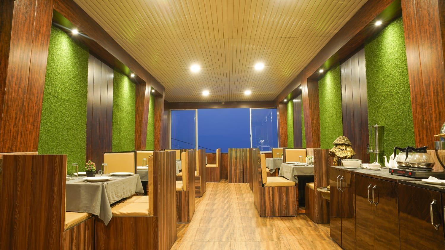 Hotel Indus Mount Royale - Mall Road Darjeeling (West Bengal)