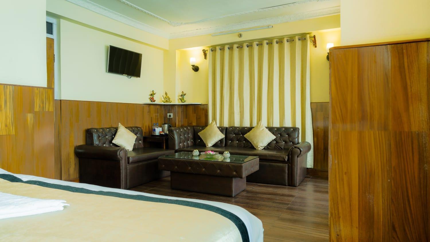 Indus Mount Royale - Mall Road 3*
