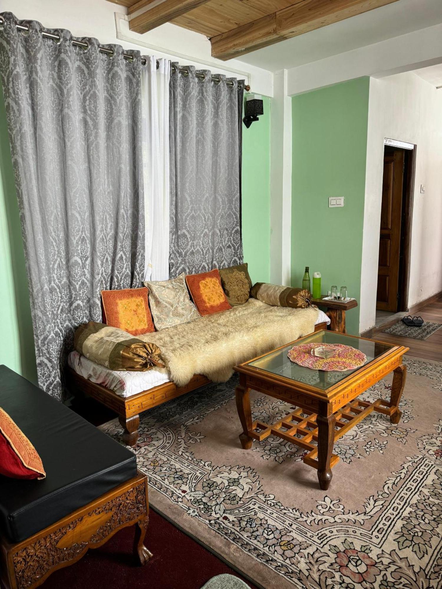 Hermit Retreat Homestay *