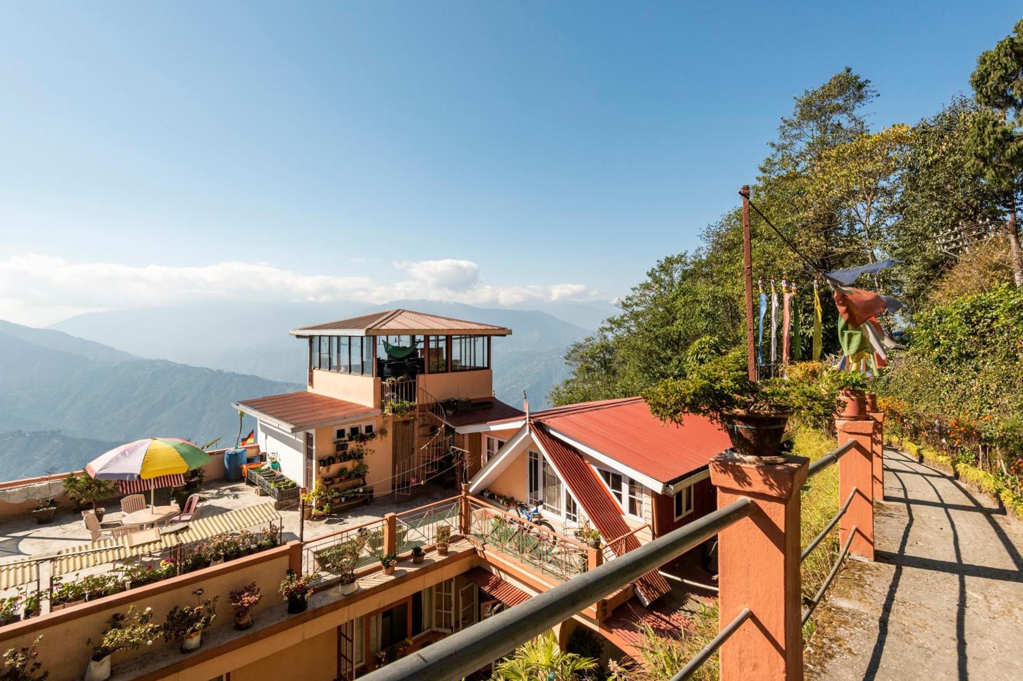 Little Singamari Bed & Breakfast