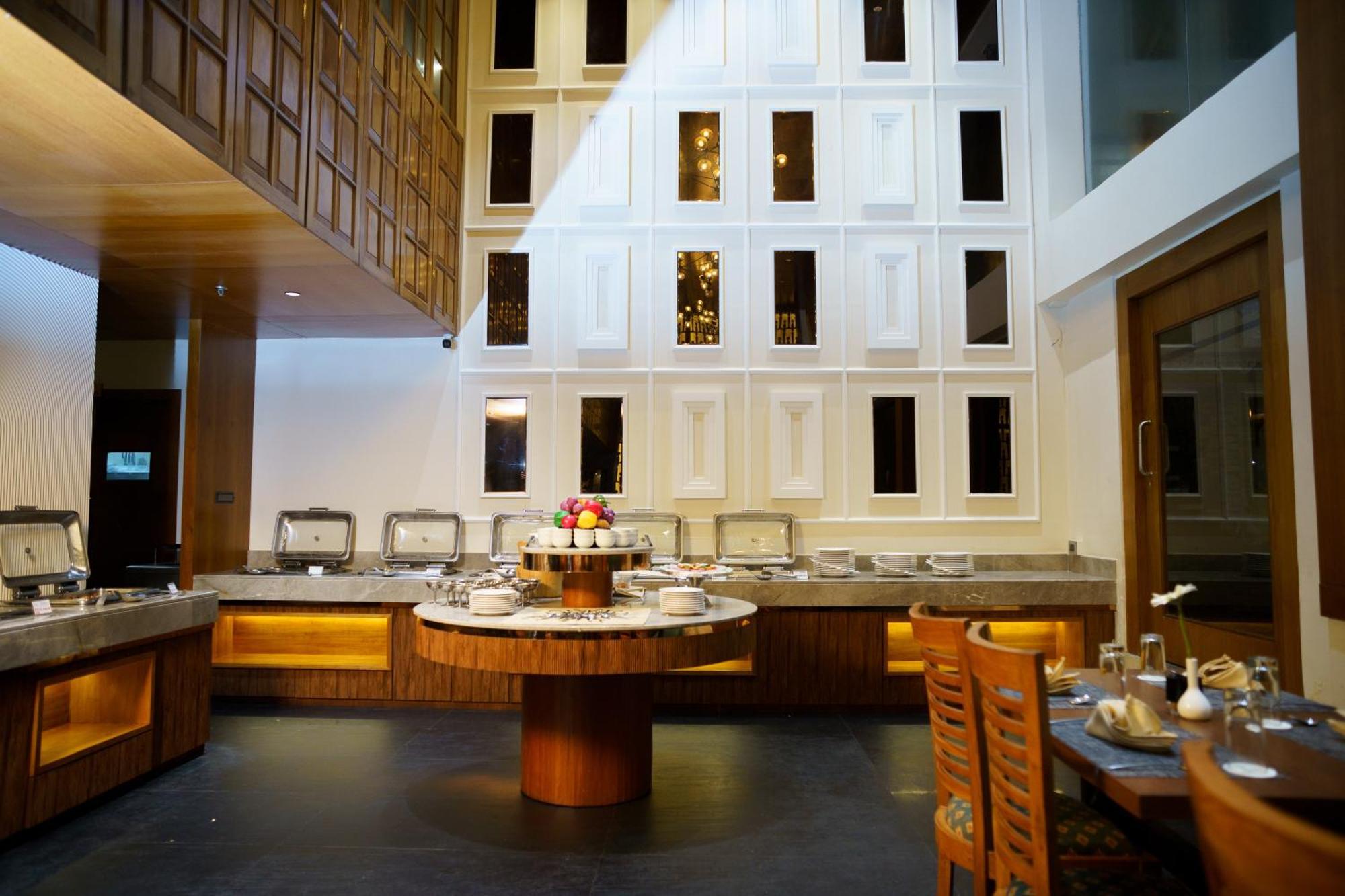 Orsino Mall Road Hotel 4*