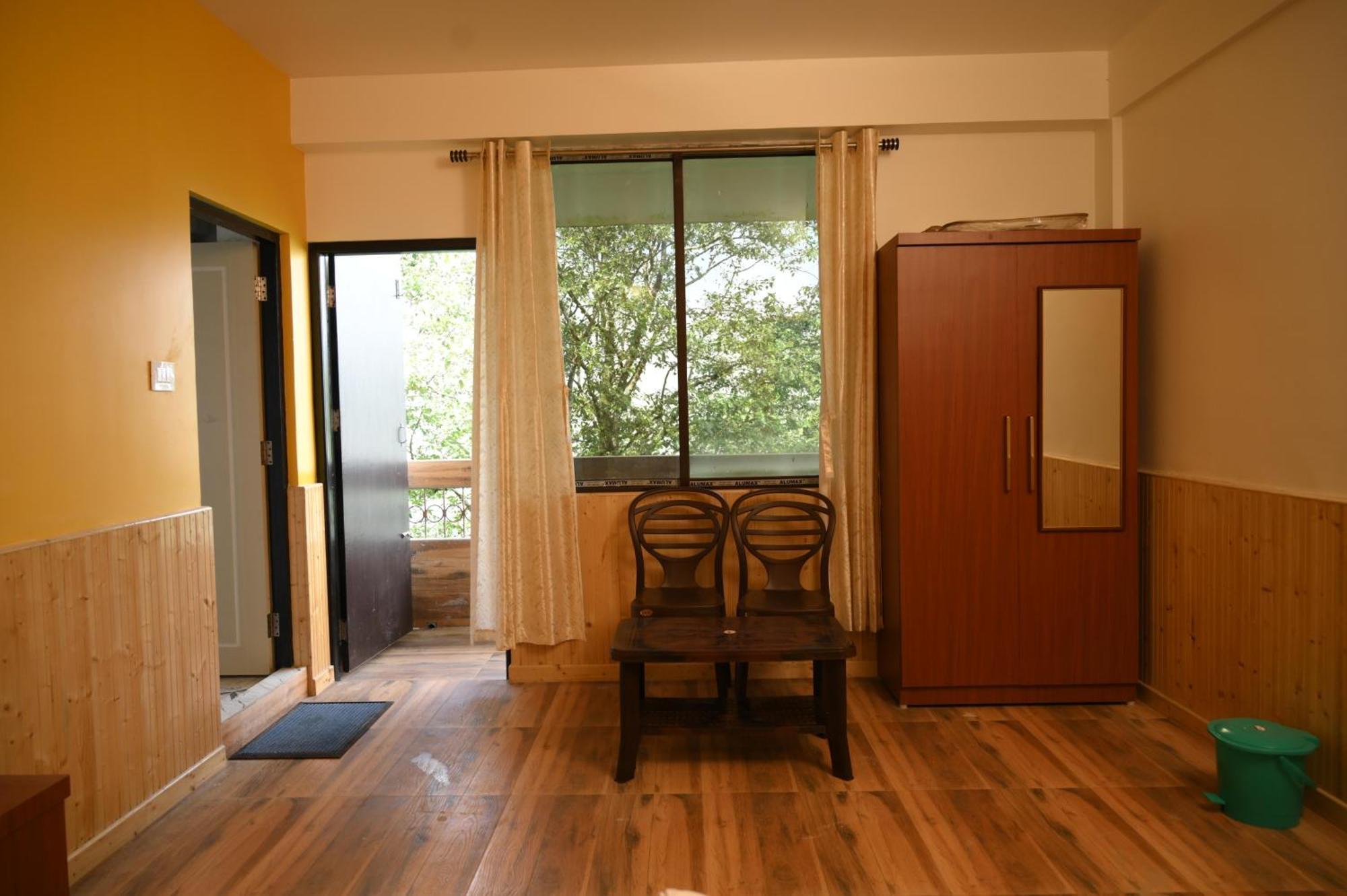 Homestay Bayaroo Lamahatta *