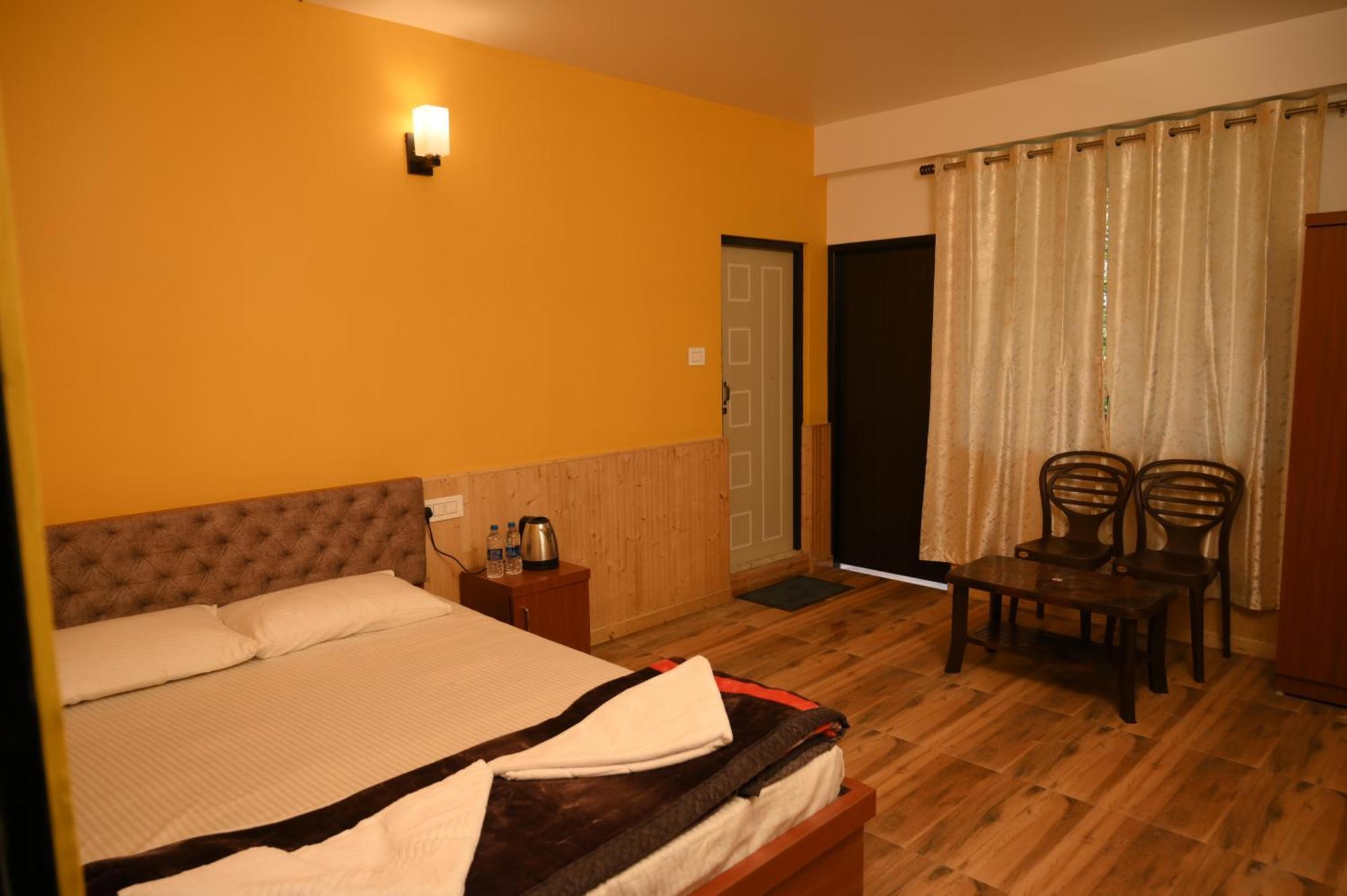 Homestay Bayaroo Lamahatta *