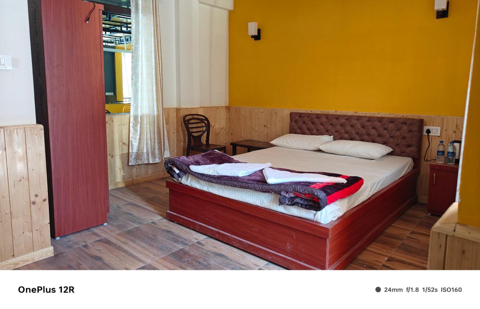 Homestay Bayaroo Lamahatta *