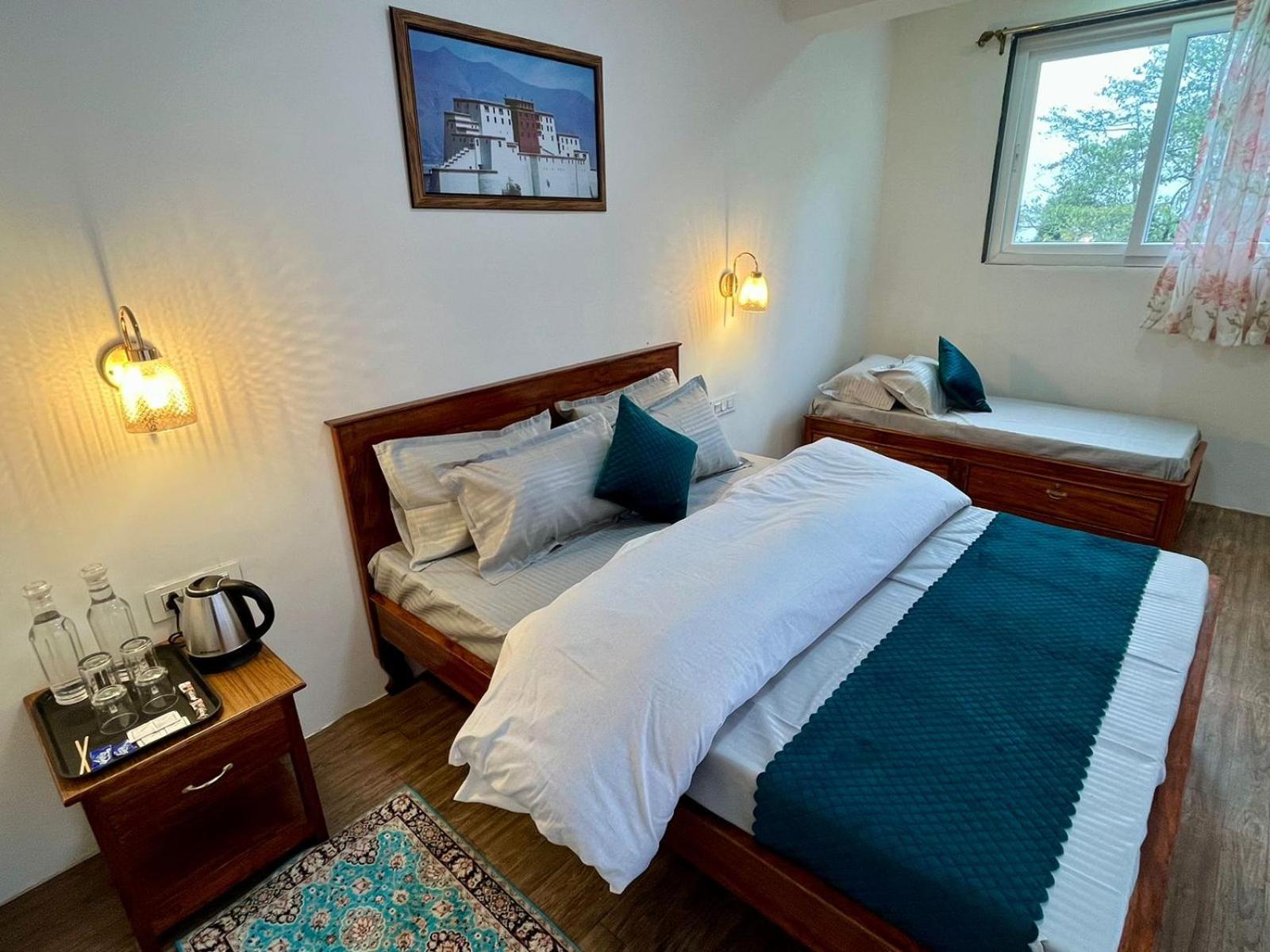 The Breeze Hotel *