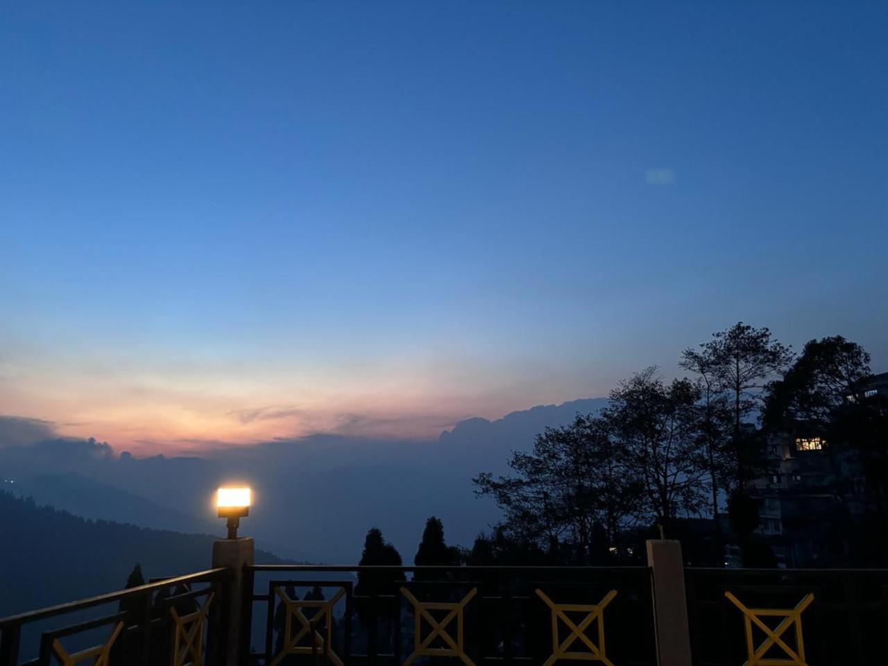 Hotel The Breeze