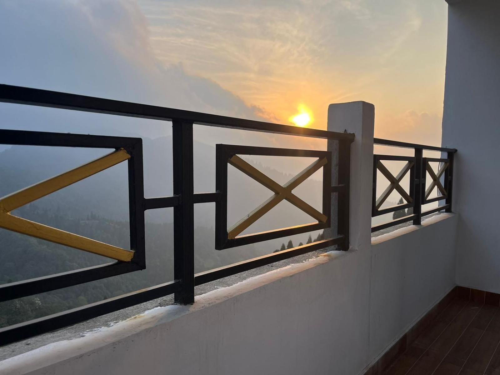 Hotel The Breeze Darjeeling (West Bengal)