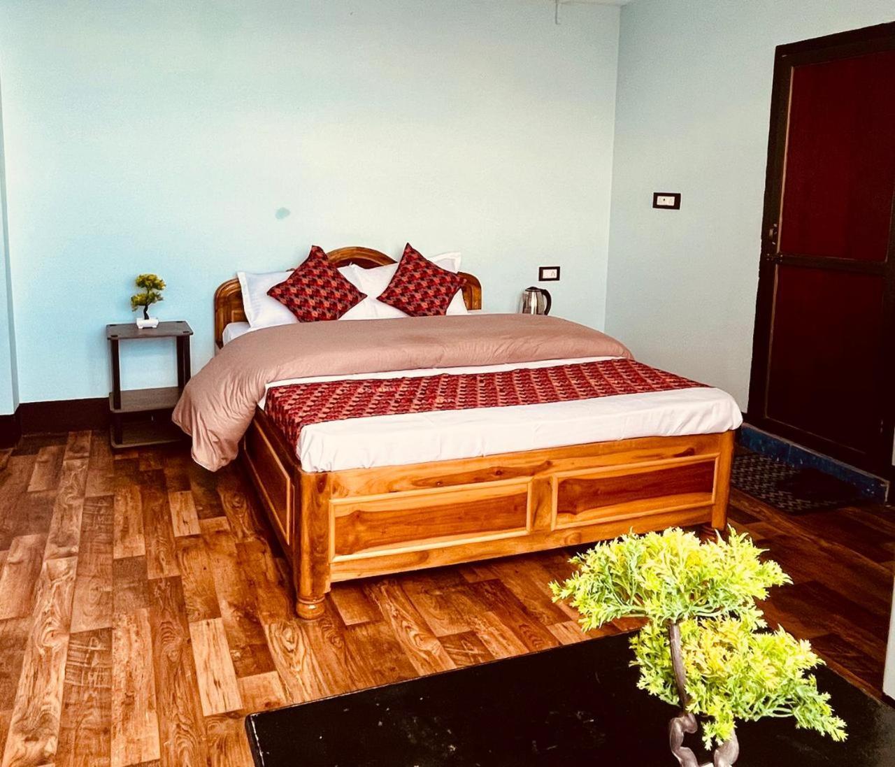 Forest - 80 Mts From Mall Road Darjeeling (West Bengal)