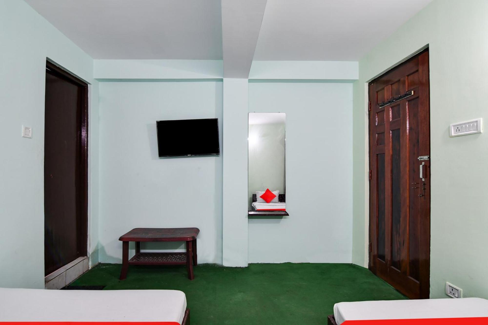 Hotel O Divya Dristi