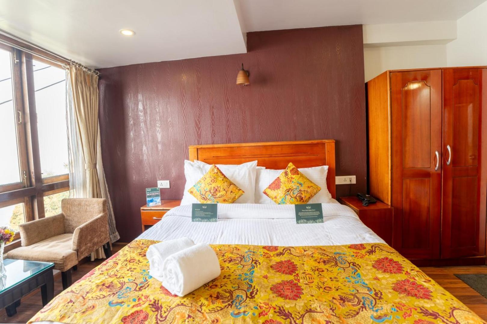 Hotel Muscatel Nirvana - At The Mall Road 3*
