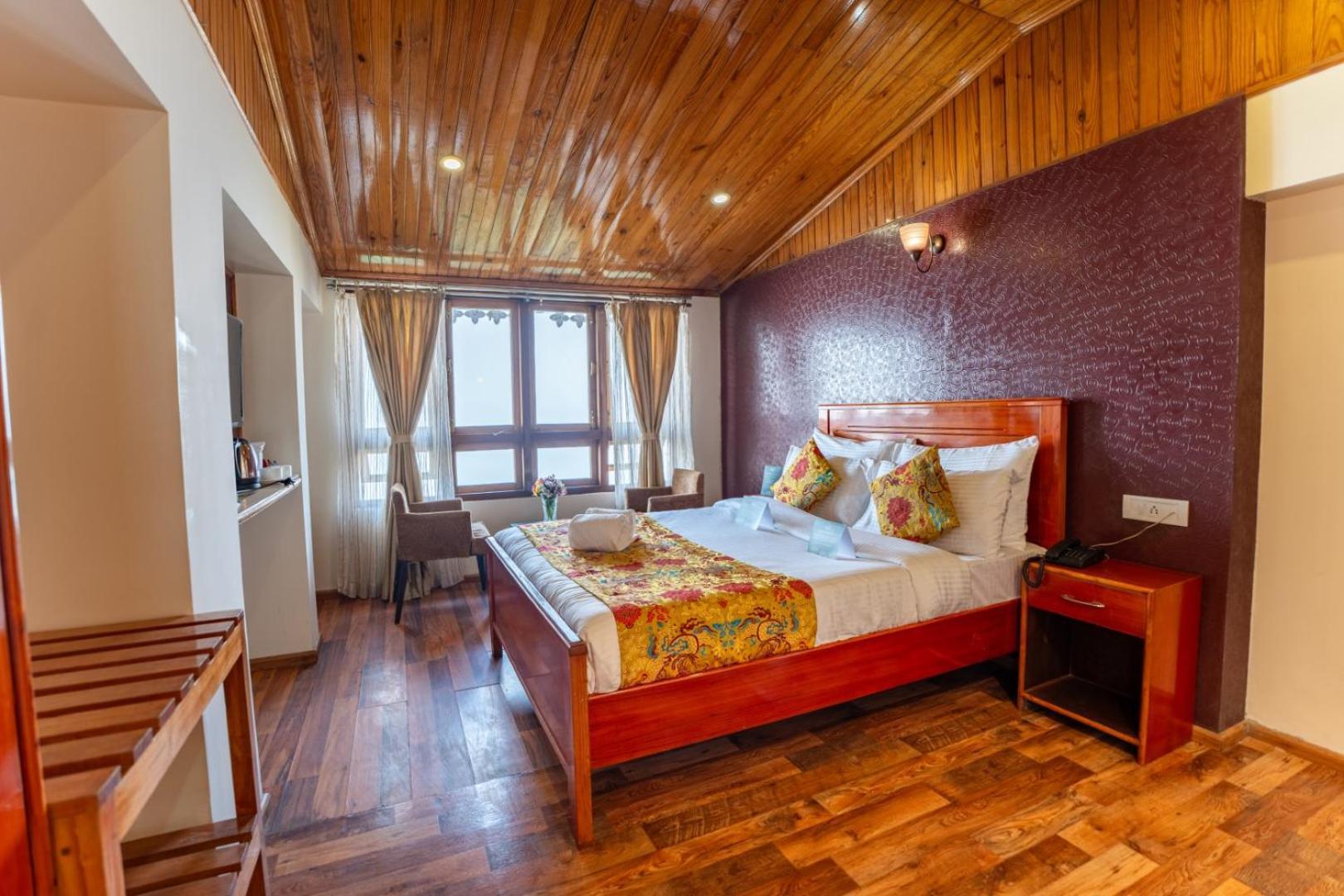 Hotel Muscatel Nirvana - At The Mall Road Darjeeling (West Bengal)