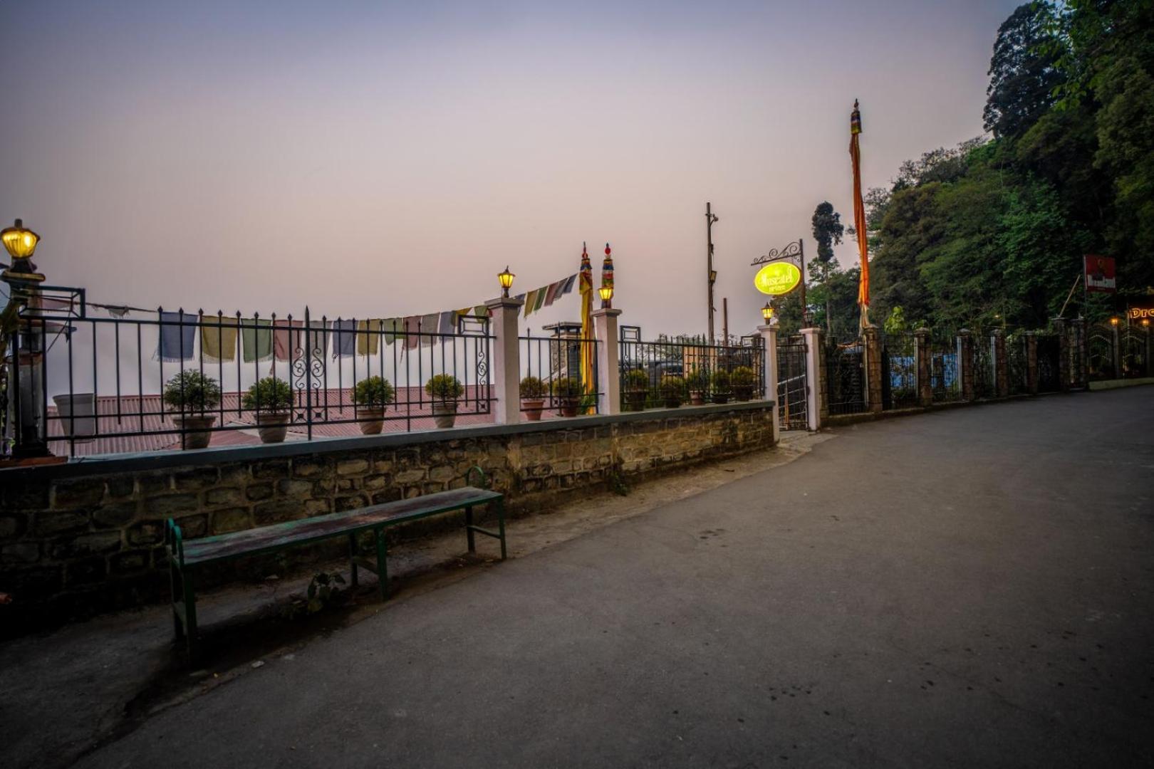 Hotel Muscatel Nirvana - At The Mall Road Darjeeling (West Bengal)