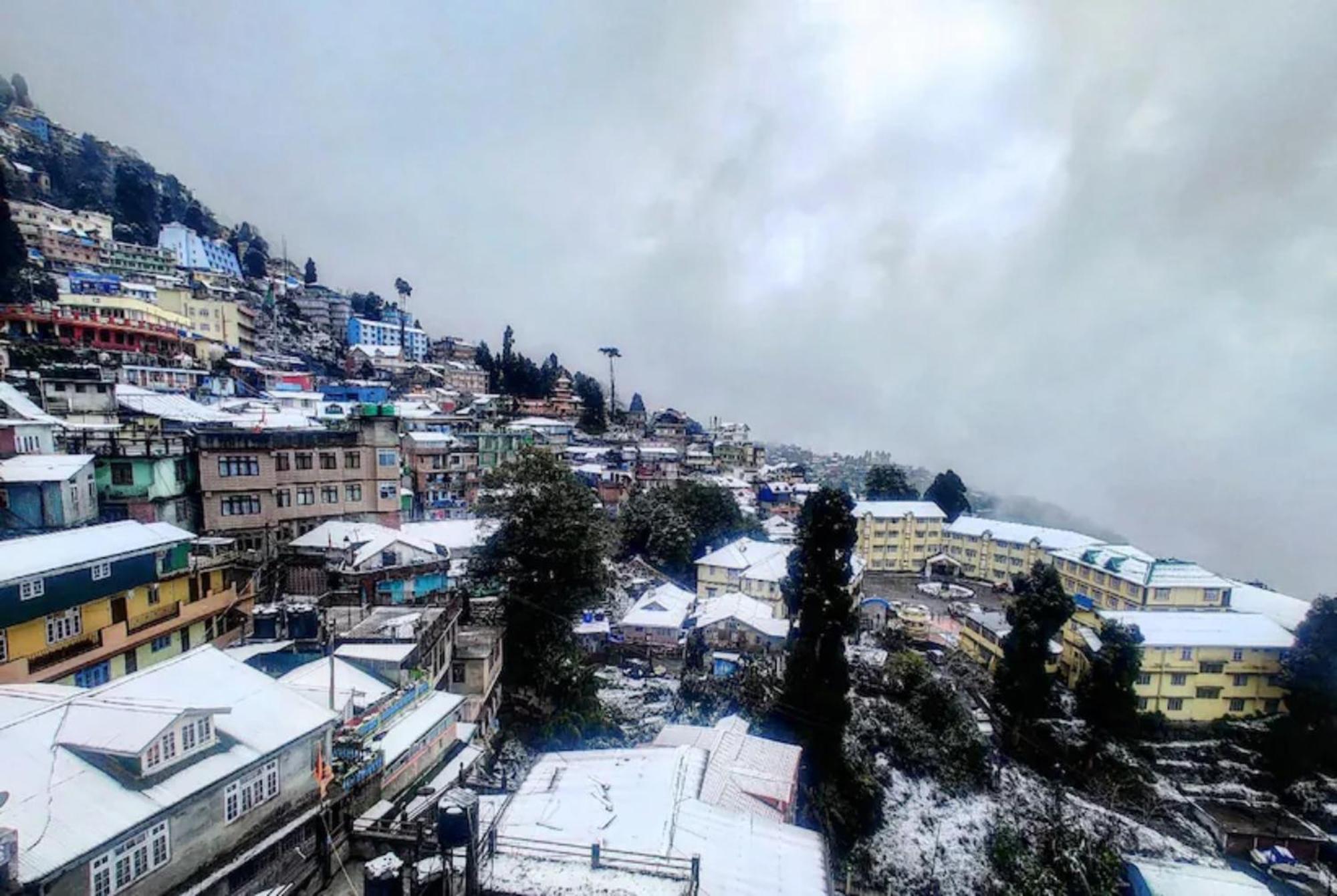 Pitstop Darjeeling - Excellent Service Recommended & Couple Friendly