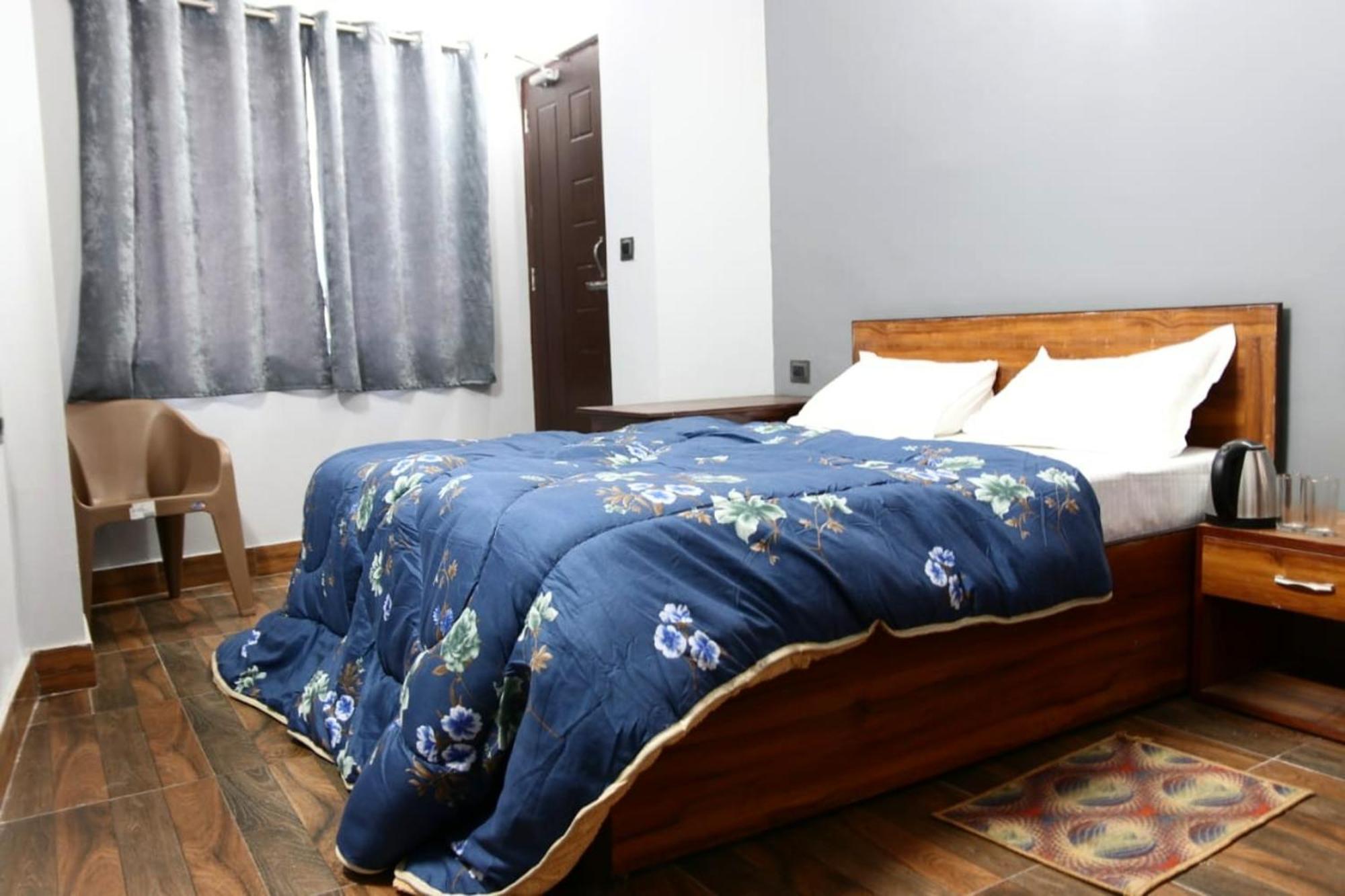 Hotel Pitstop Darjeeling - Excellent Service Recommended & Couple Friendly Darjeeling (West Bengal)