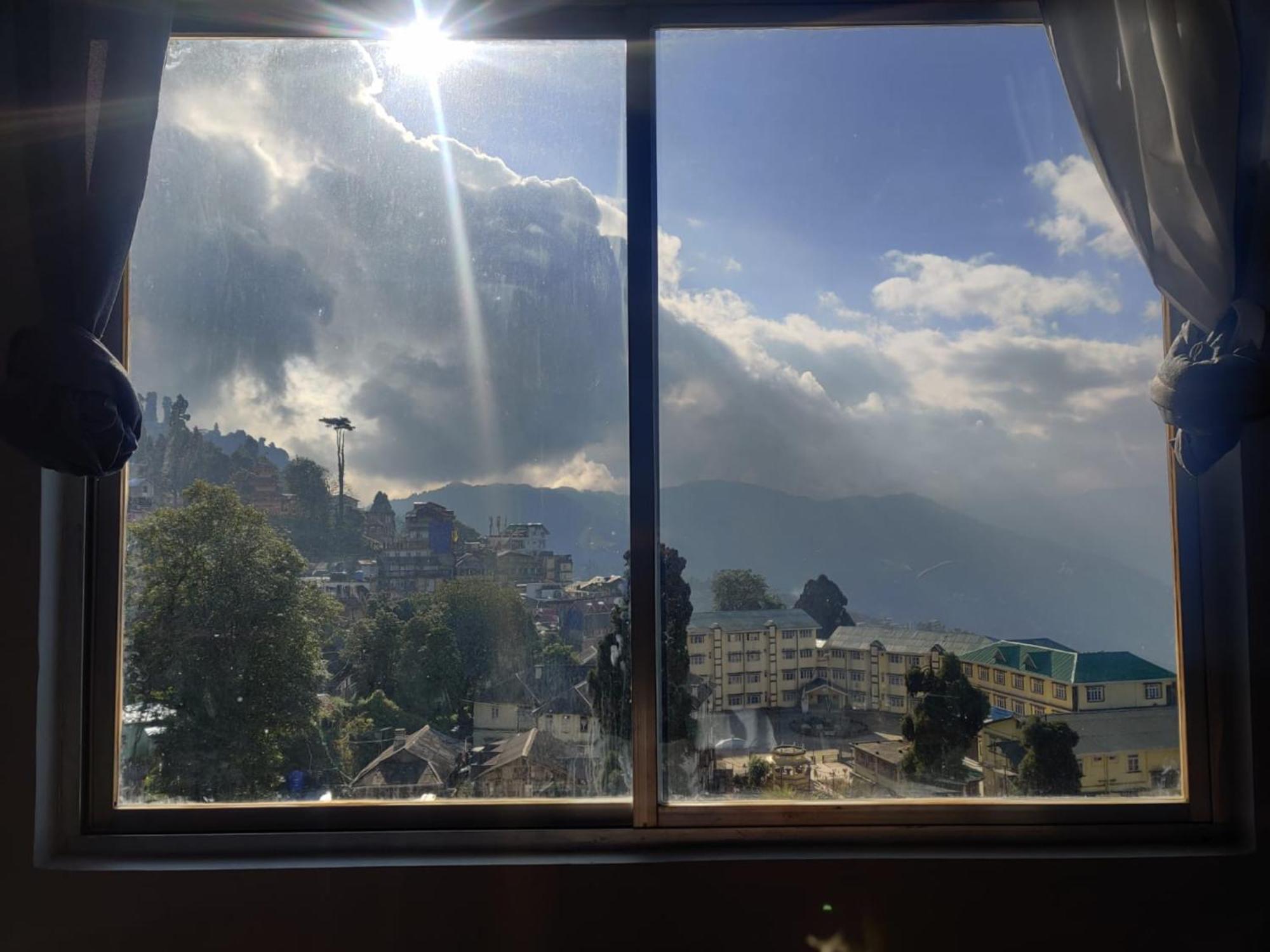 Pitstop Darjeeling - Excellent Service Recommended & Couple Friendly Darjeeling (West Bengal)