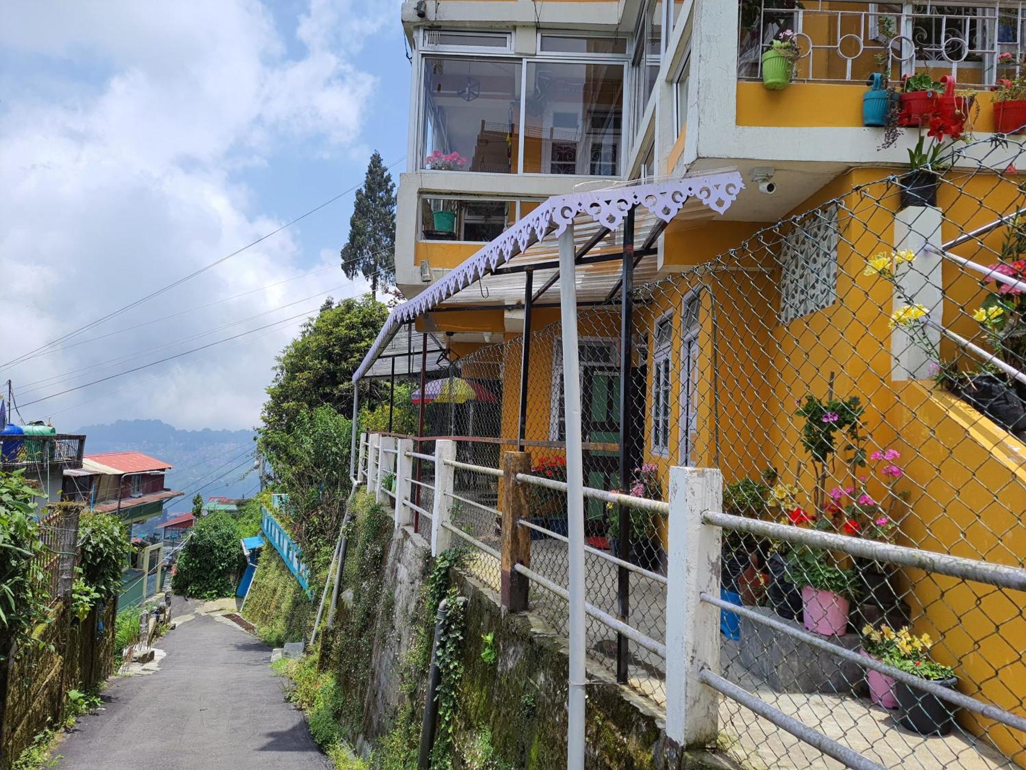 Viraj Kunj Homestay Darjeeling (West Bengal)