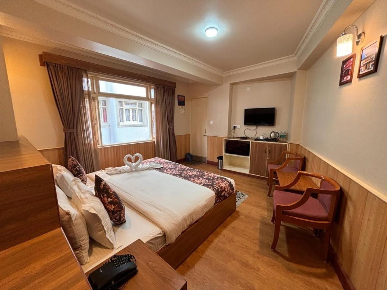 Hotel Serenity Taksa Palace Darjeeling (West Bengal)