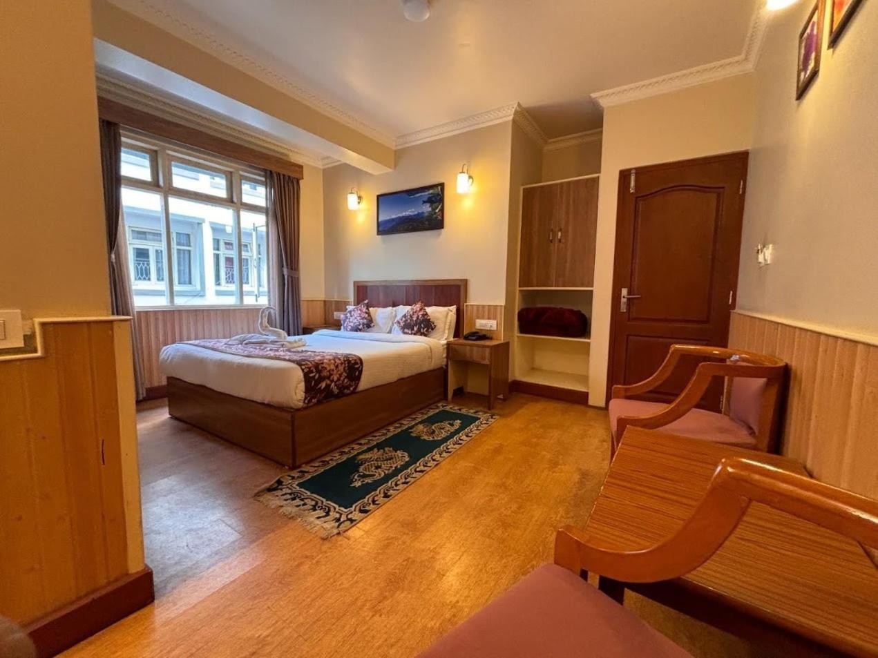 Hotel Serenity Taksa Palace Darjeeling (West Bengal)