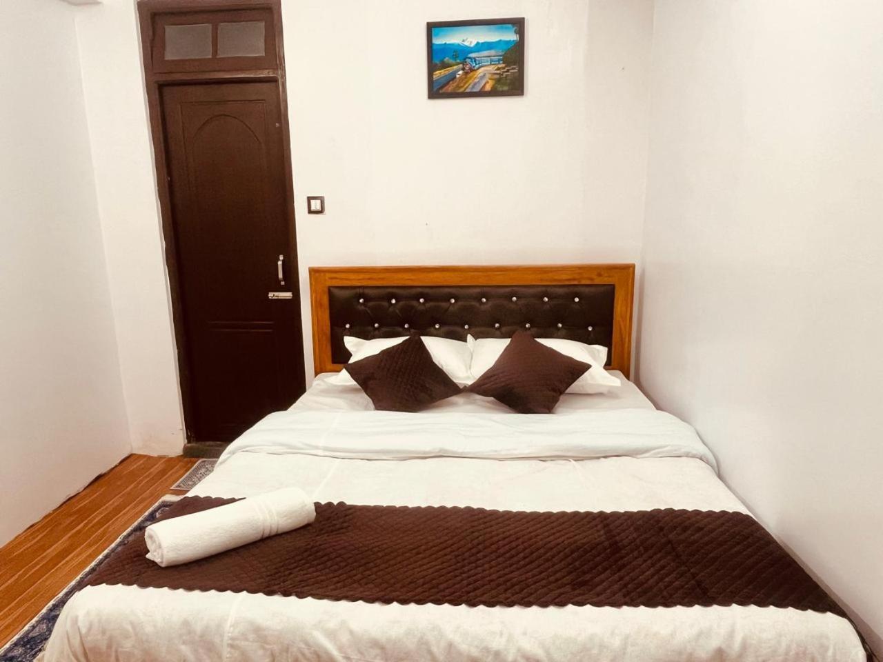 Forest - 80 Mts From Mall Road