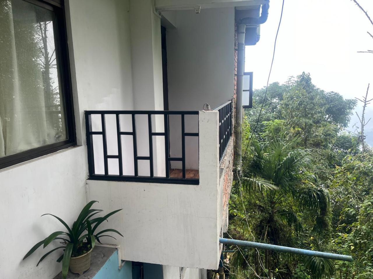 Forest - 80 Mts From Mall Road *