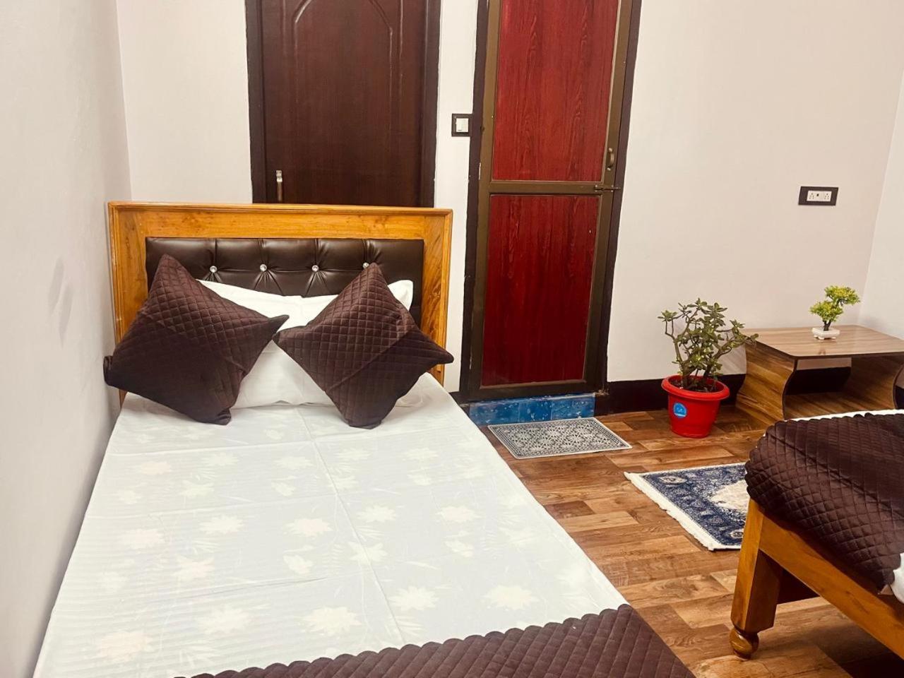 Forest - 80 Mts From Mall Road Homestay *