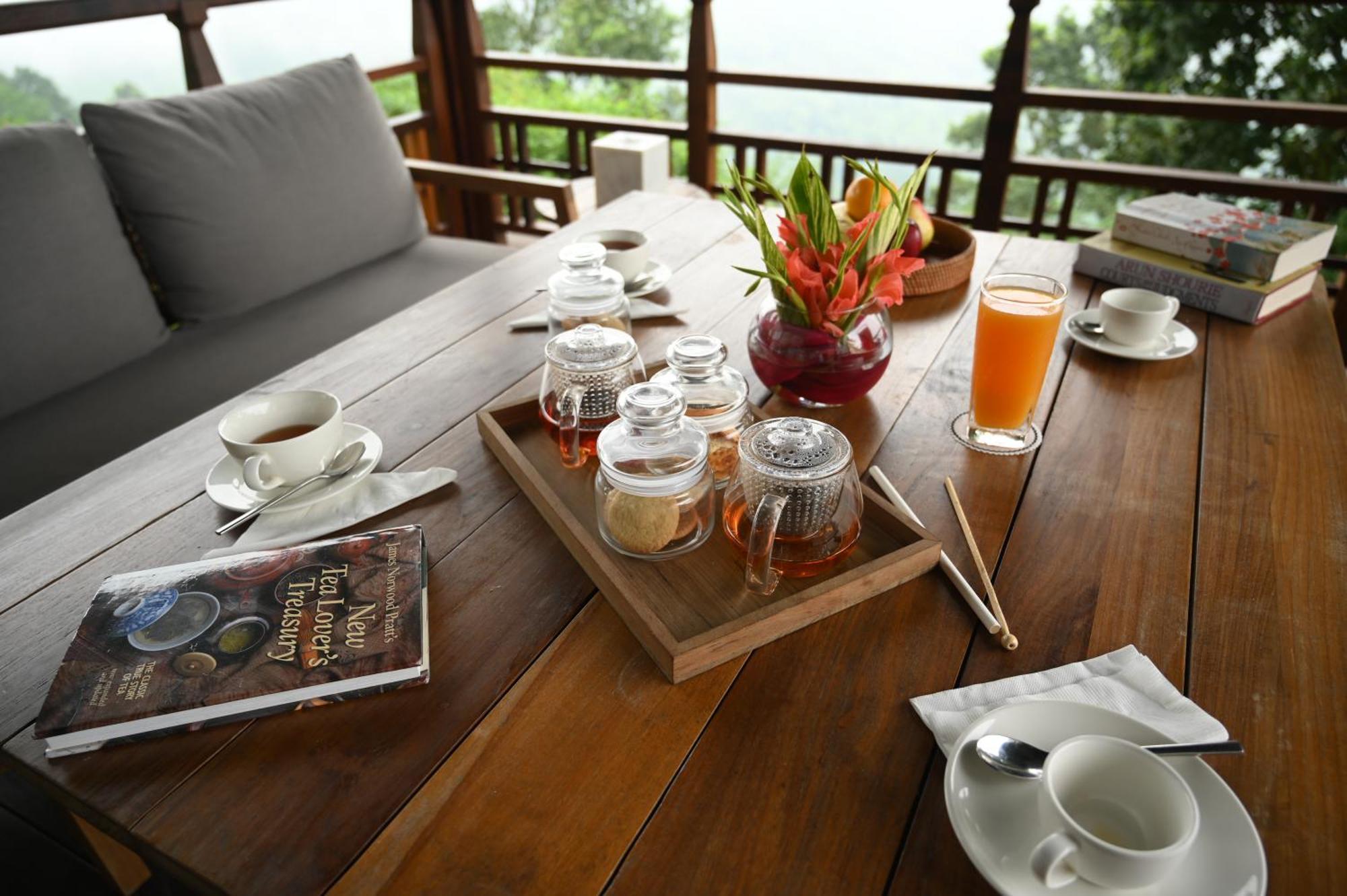 Taj Chia Kutir & Darjeeling