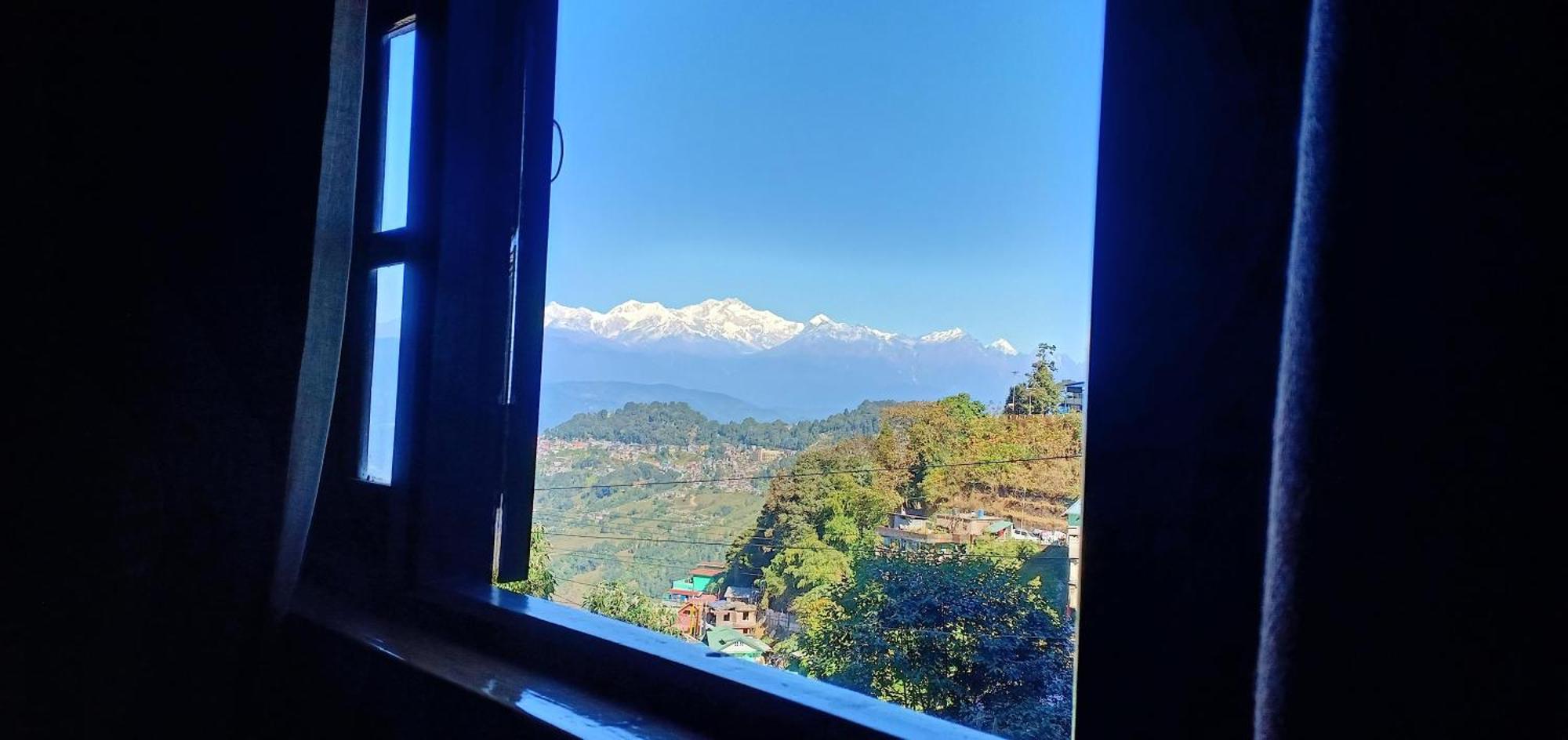 Veronica Alpina Mountain View Homestay Darjeeling (West Bengal)