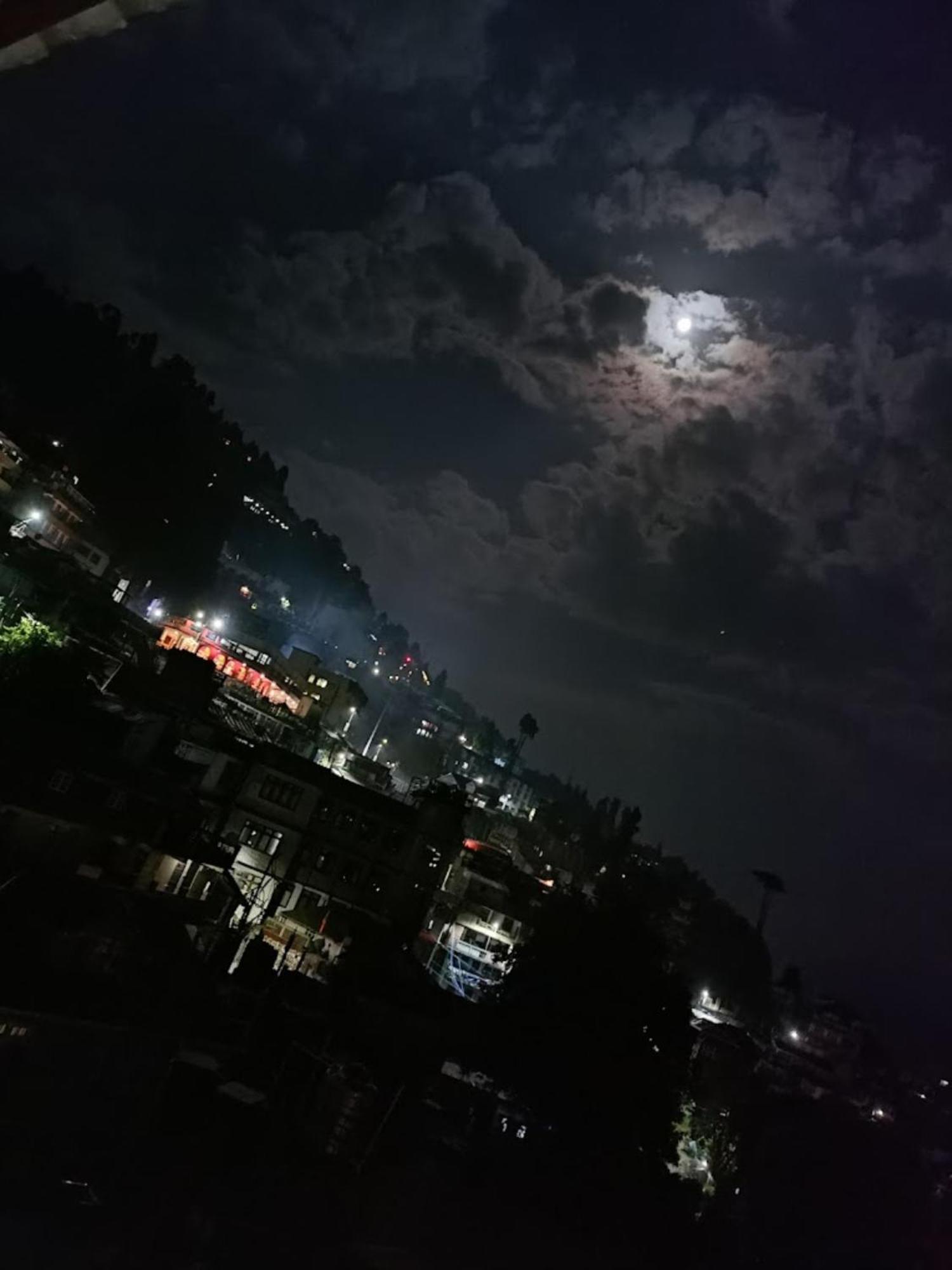 Pitstop Darjeeling - Excellent Service Recommended & Couple Friendly Hotel 3*