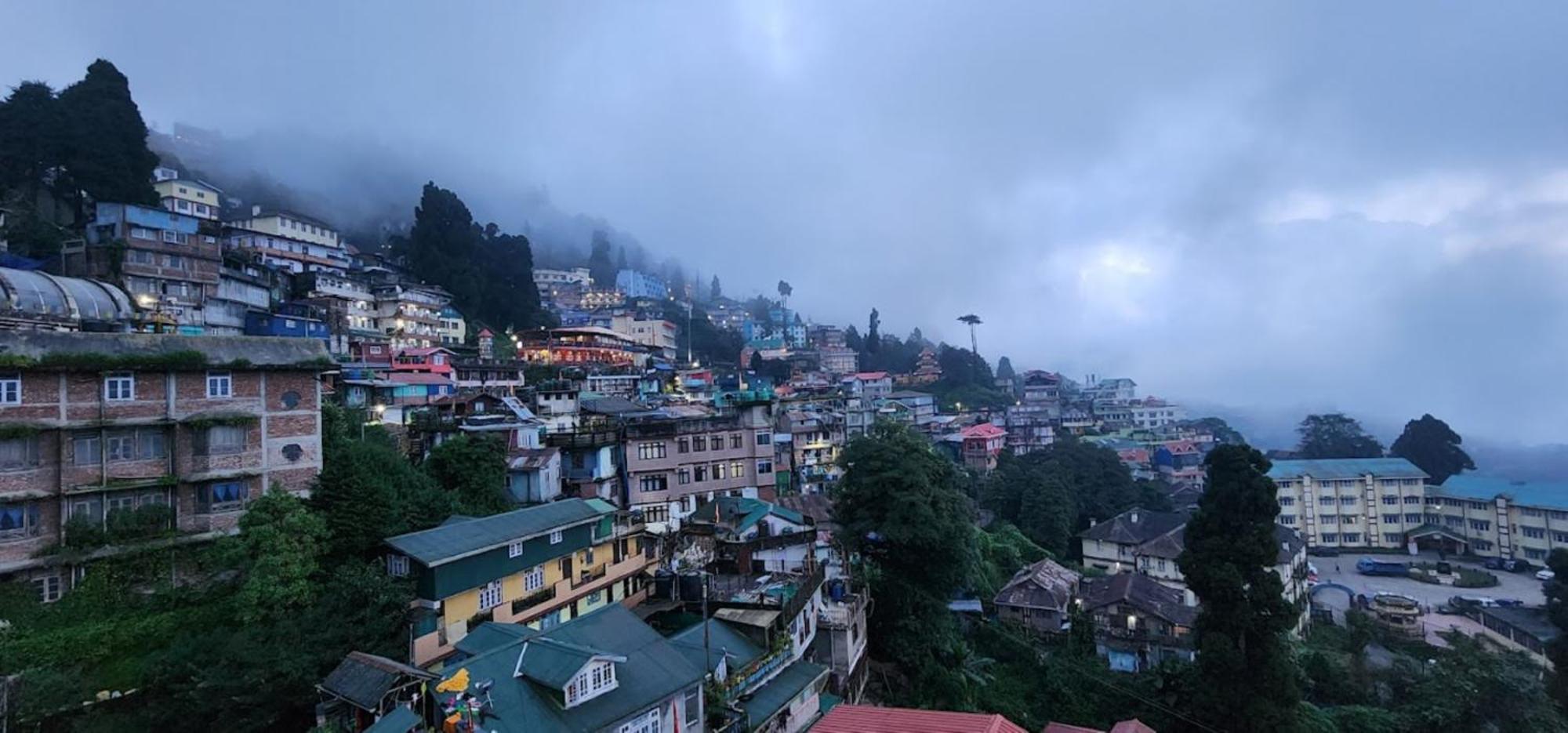 Hotel Pitstop Darjeeling - Excellent Service Recommended & Couple Friendly 3*