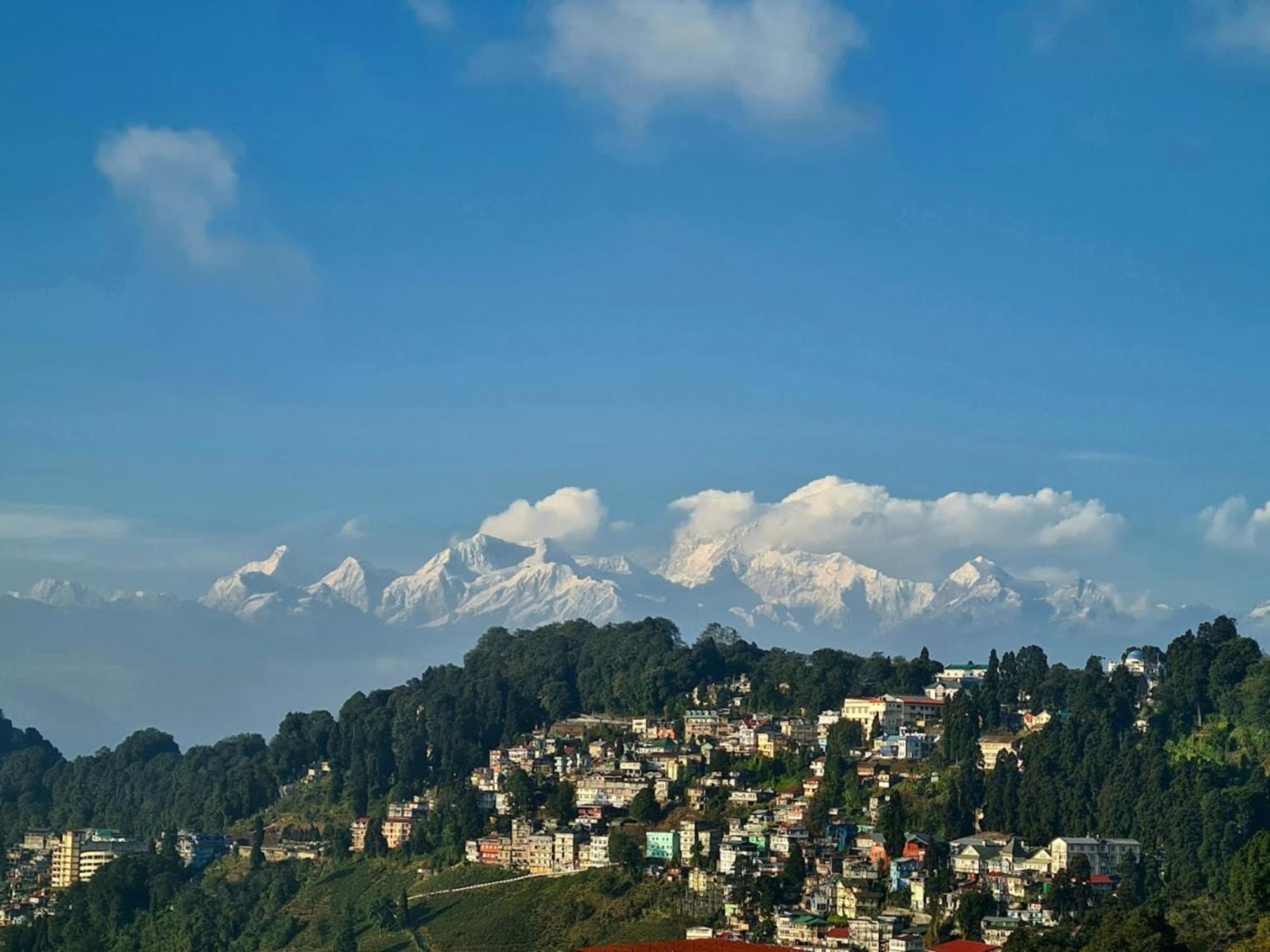 Pitstop Darjeeling - Excellent Service Recommended & Couple Friendly