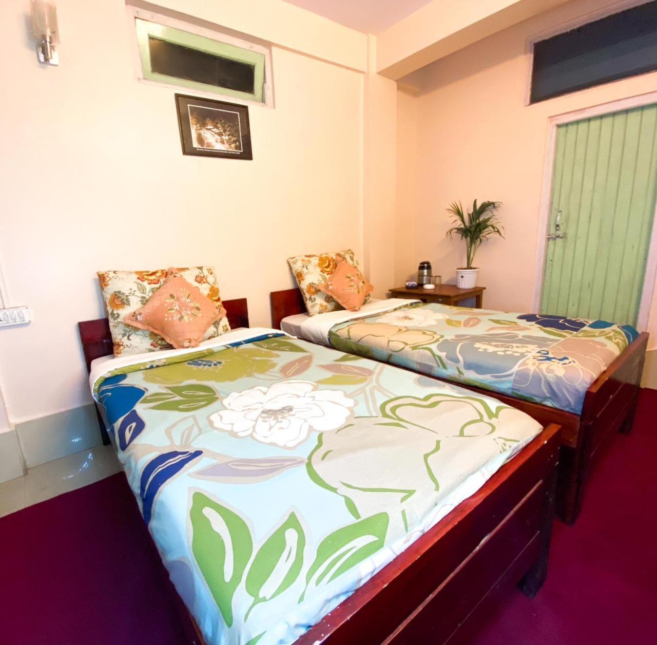 Winalia's & Savours Hotel