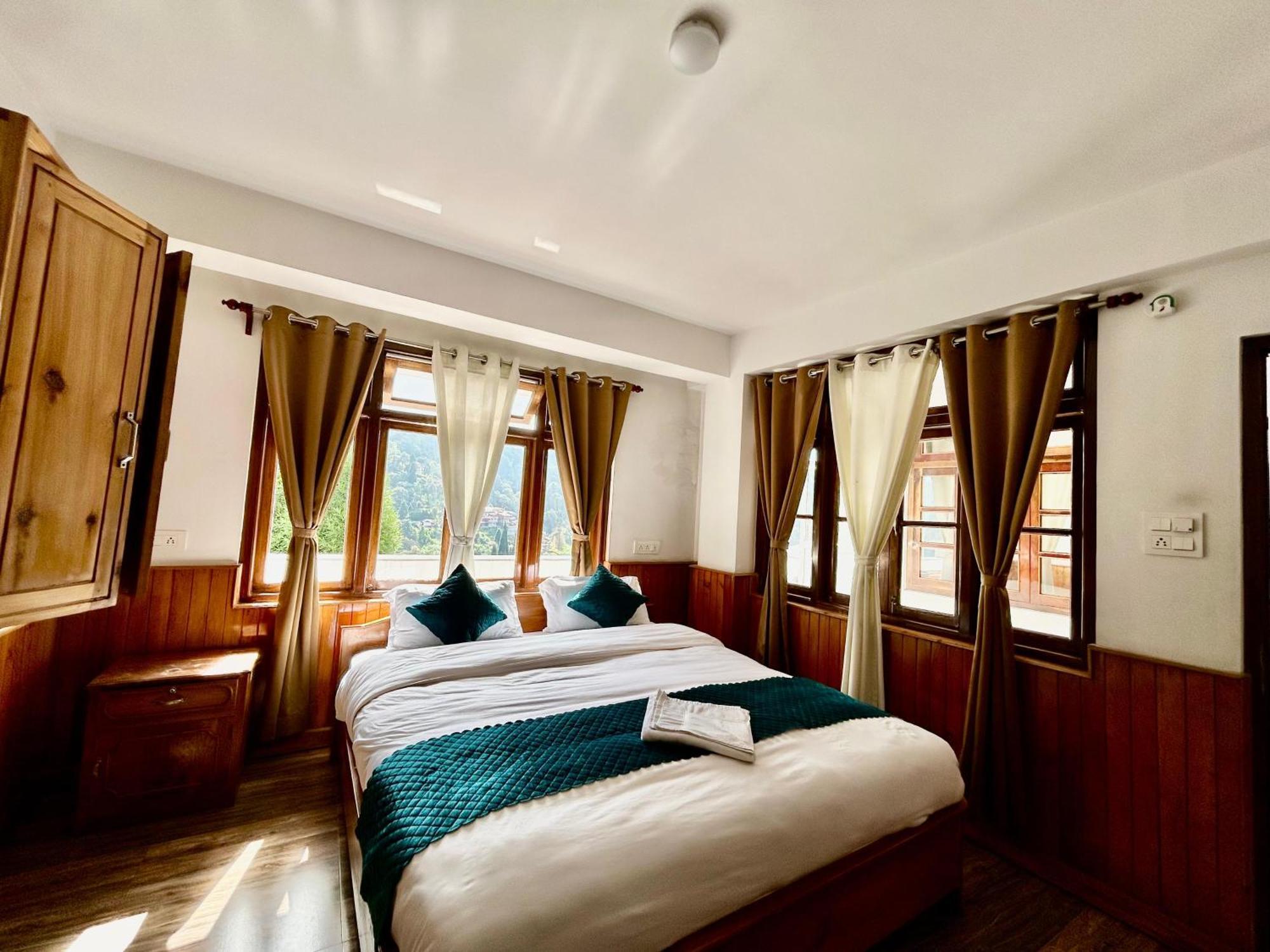 Norbu Khangsar Hotel *