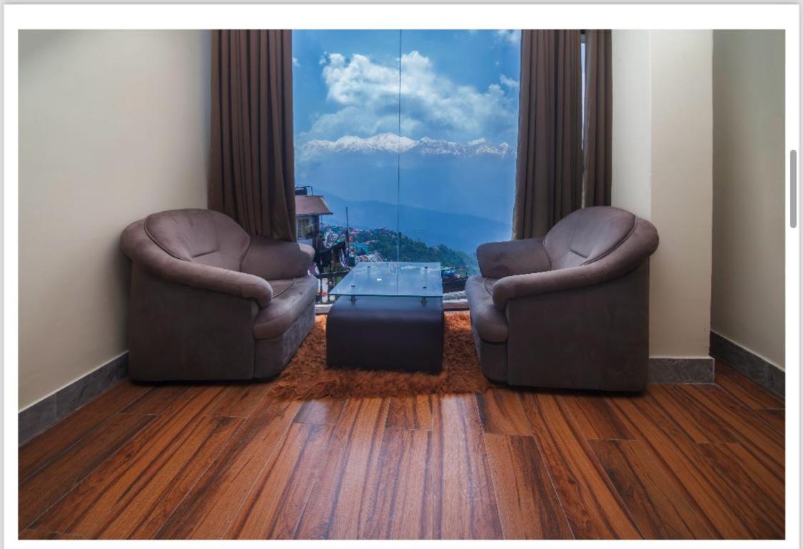Hotel King Near Drc Parking 4*