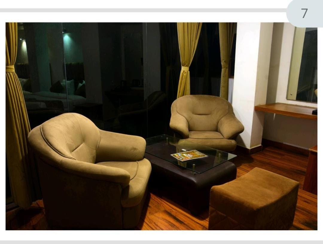 King Near Drc Parking Hotel Darjeeling (West Bengal)