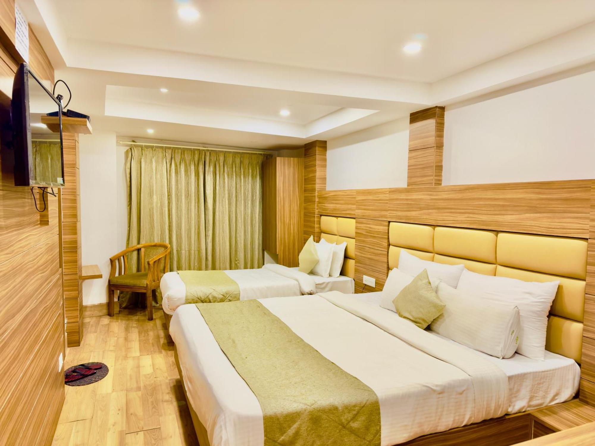 Hotel La Vista Near Railway Station Darjeeling 4*