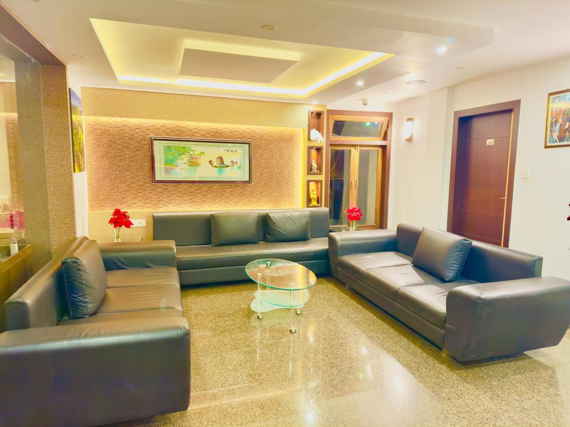 La Vista Near Railway Station Darjeeling Hotel