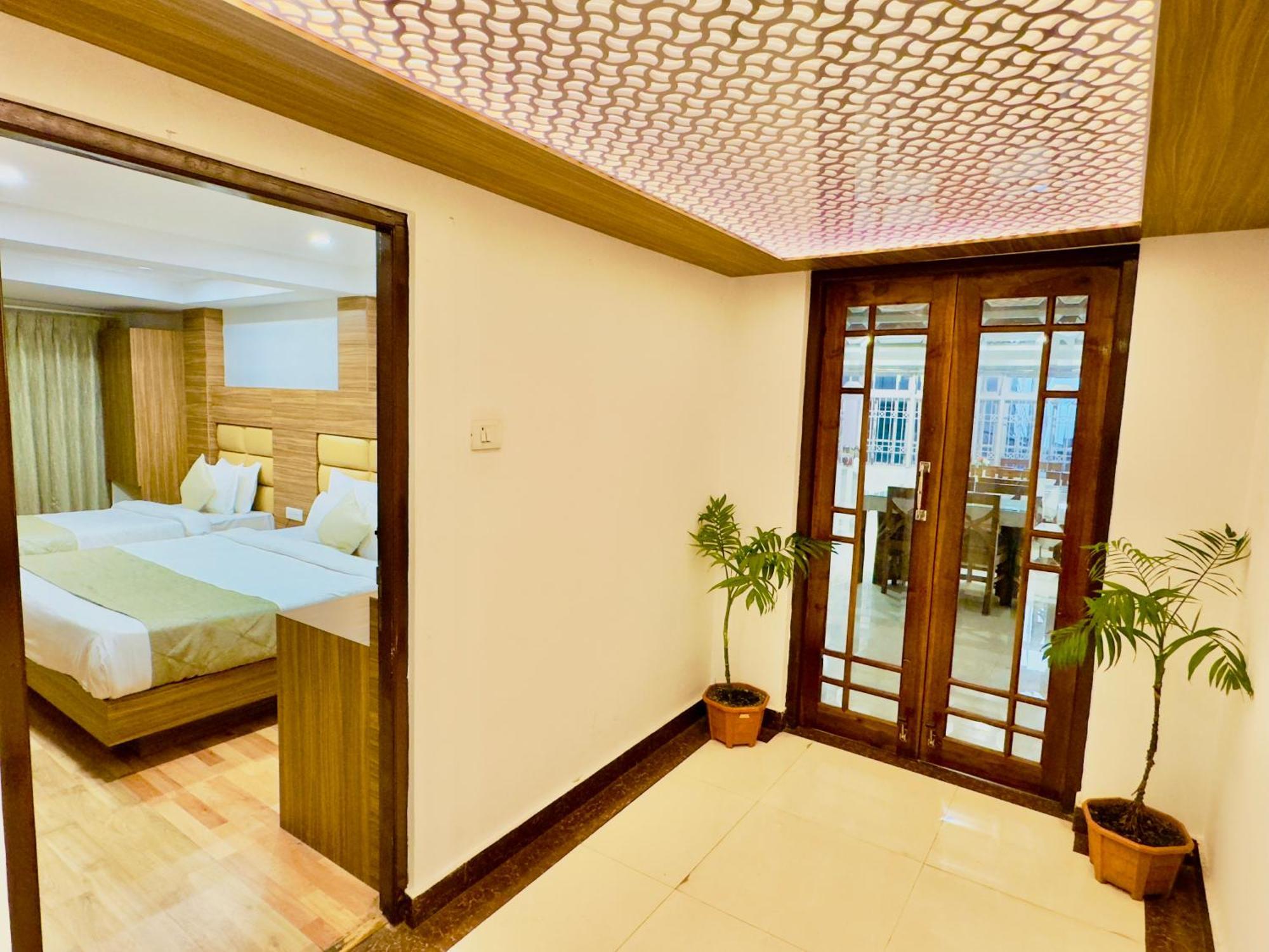 Hotel La Vista Near Railway Station Darjeeling