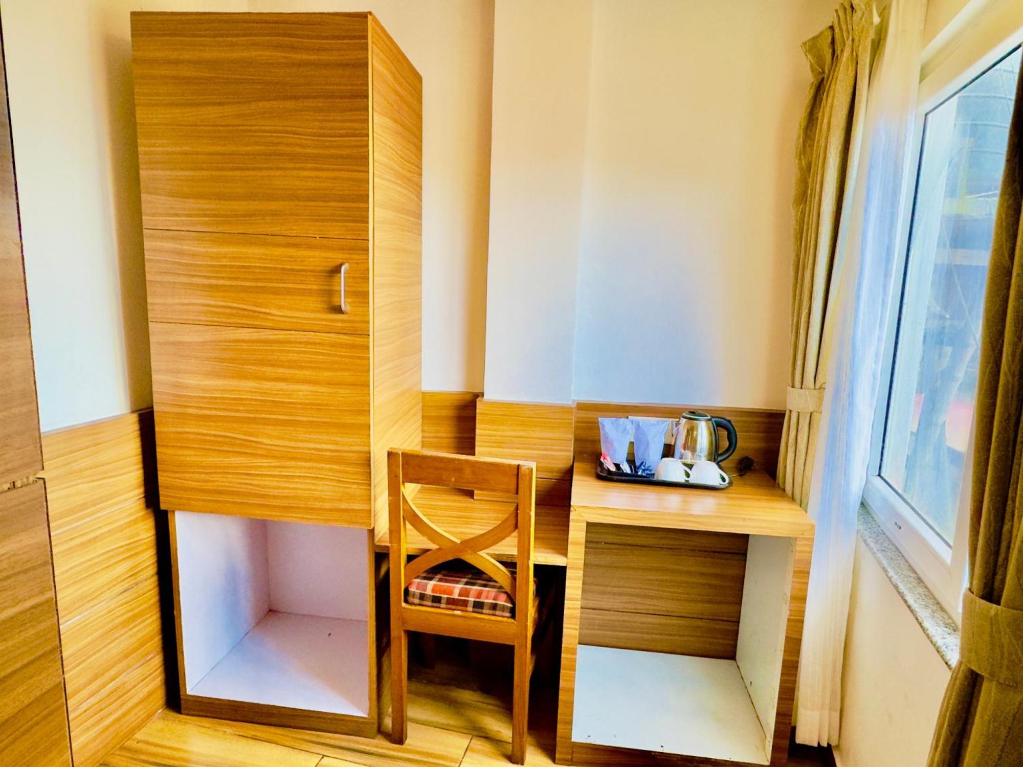Hotel La Vista Near Railway Station Darjeeling 4*
