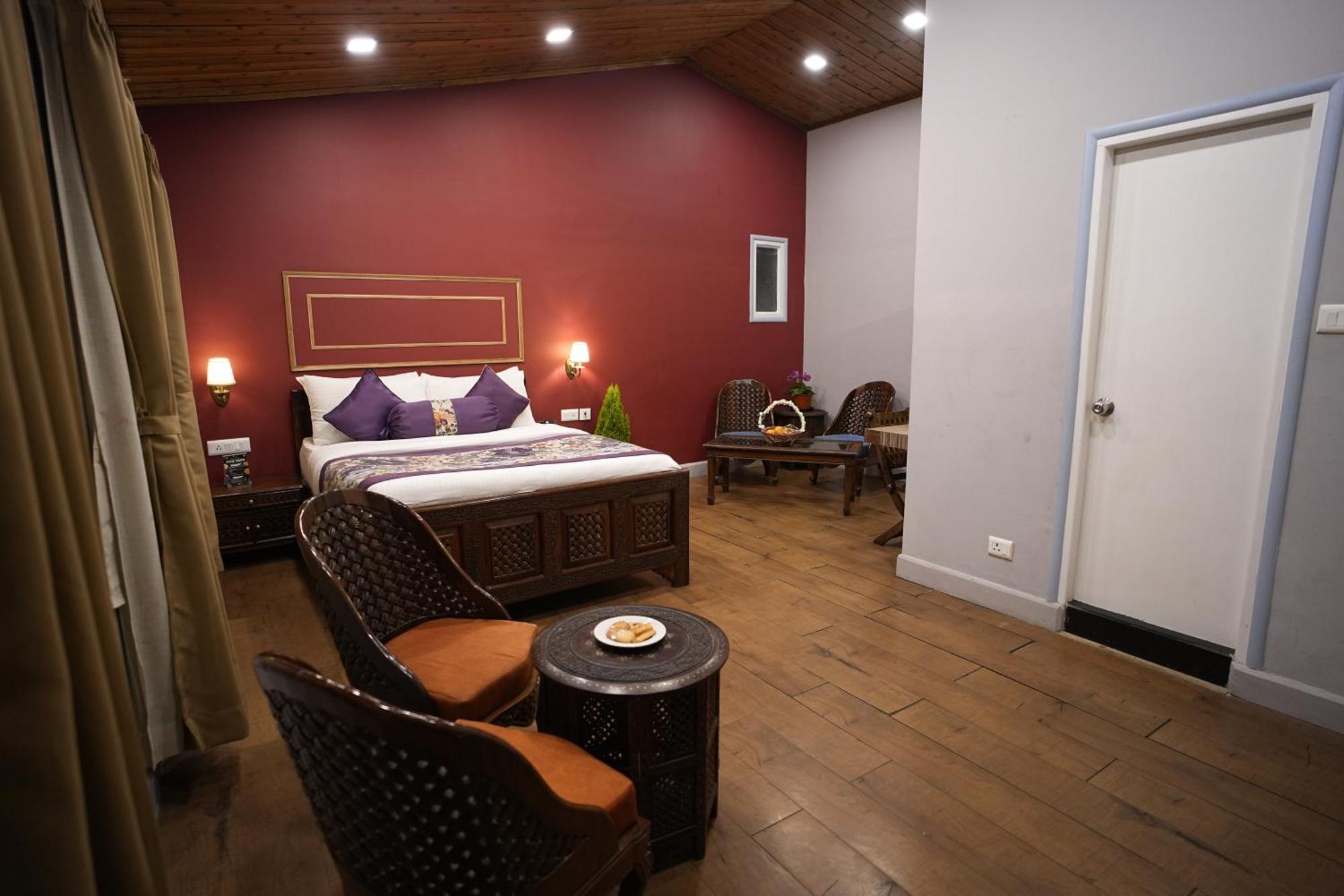 Hotel Mount Conifer & Darjeeling (West Bengal)