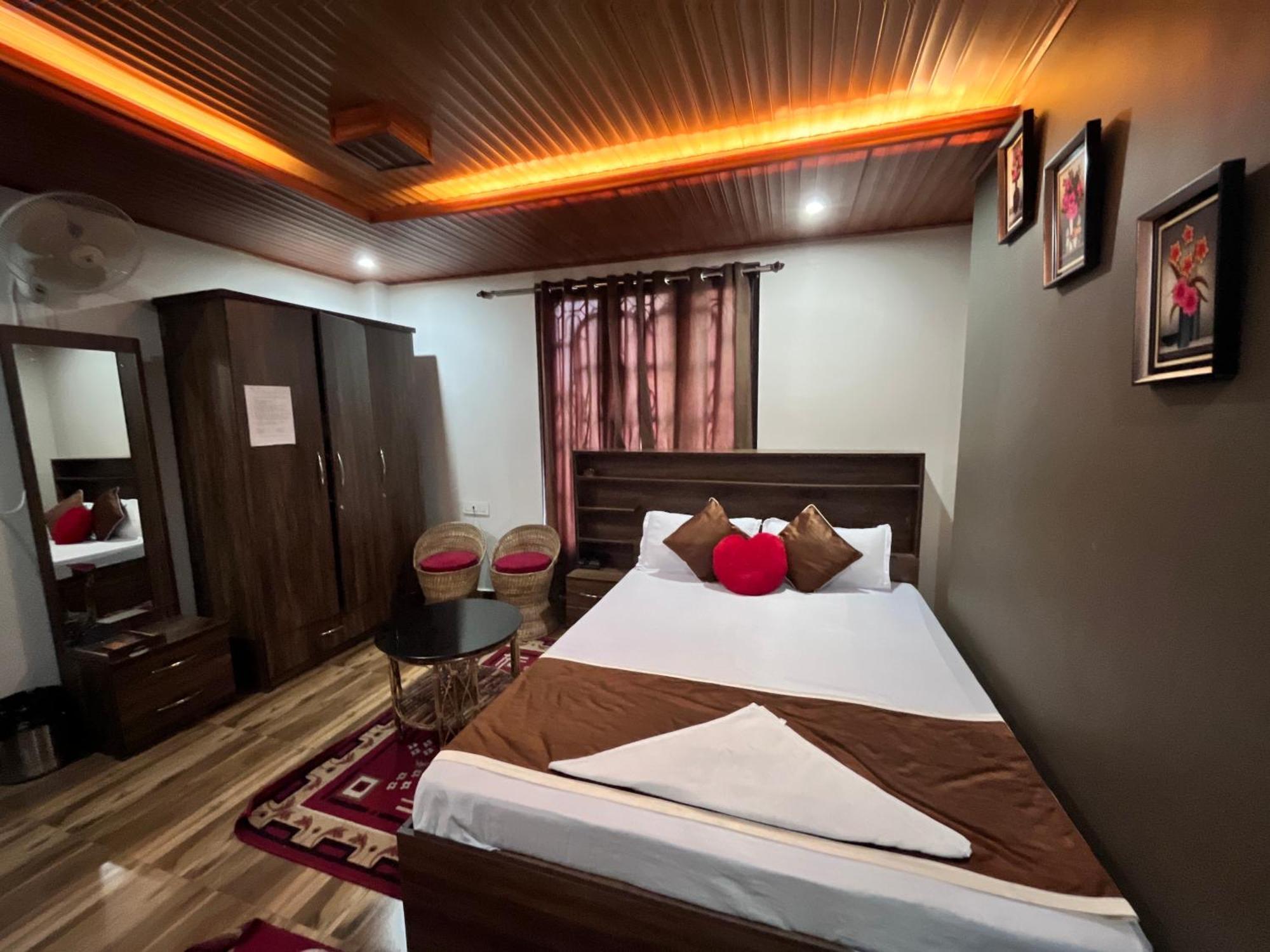 Homestay Traditional & Restaurant !! Kurseong !! In Kurseong Darjeeling (West Bengal)