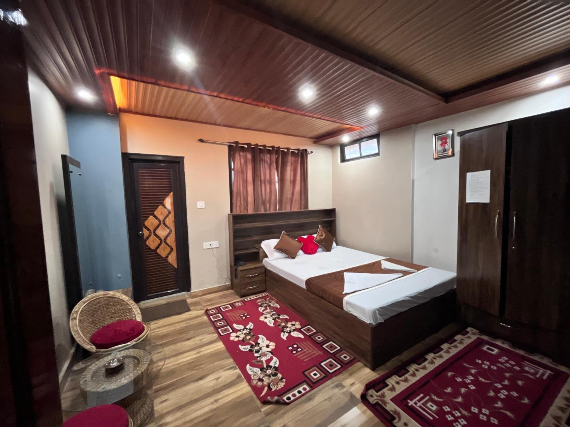 Traditional & Restaurant !! Kurseong !! In Kurseong *