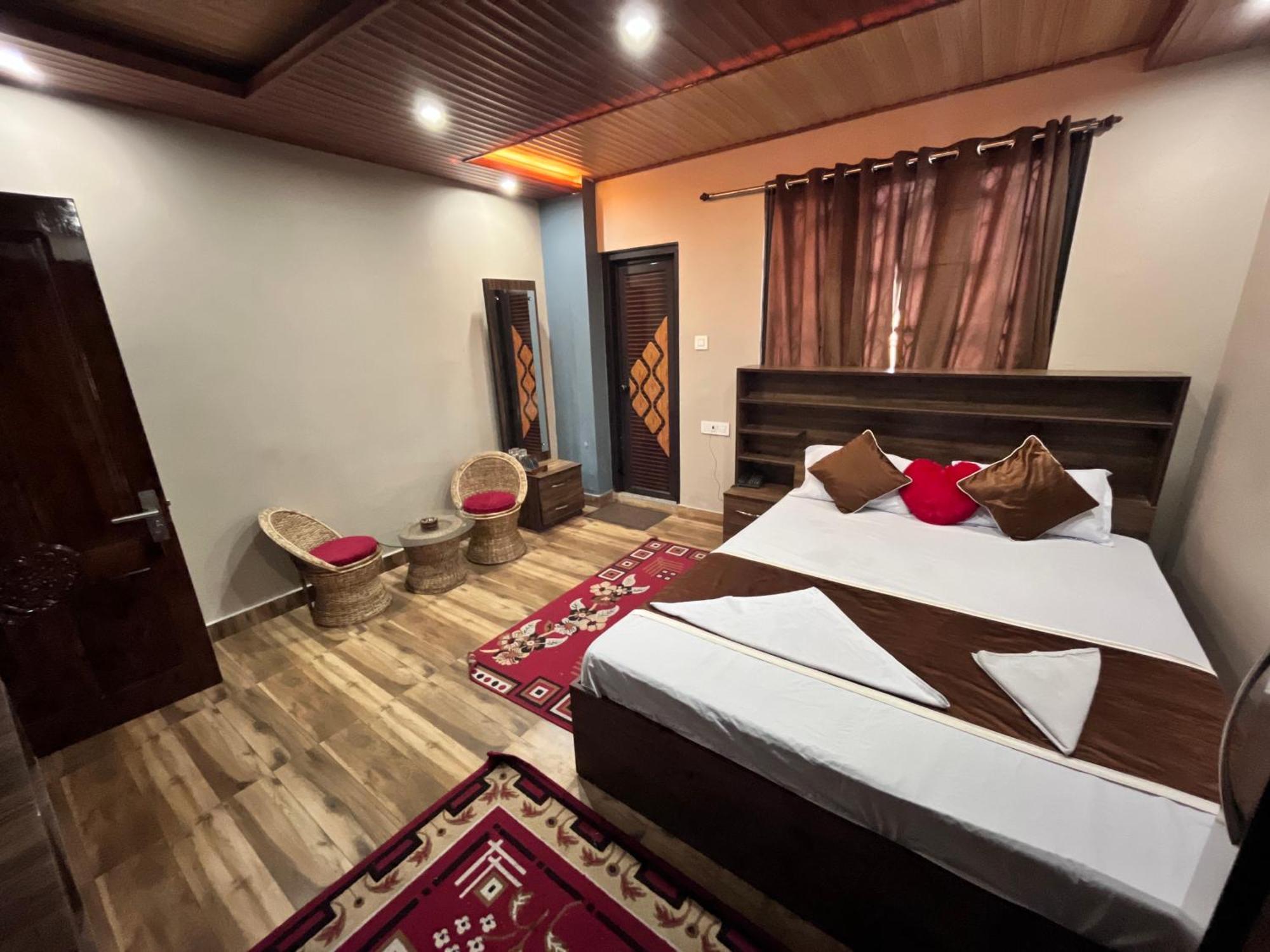 Traditional & Restaurant !! Kurseong !! In Kurseong Homestay *