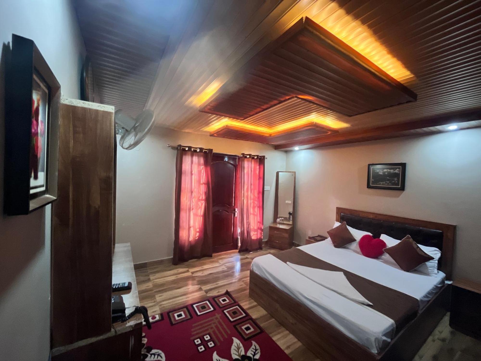 Traditional & Restaurant !! Kurseong !! In Kurseong *