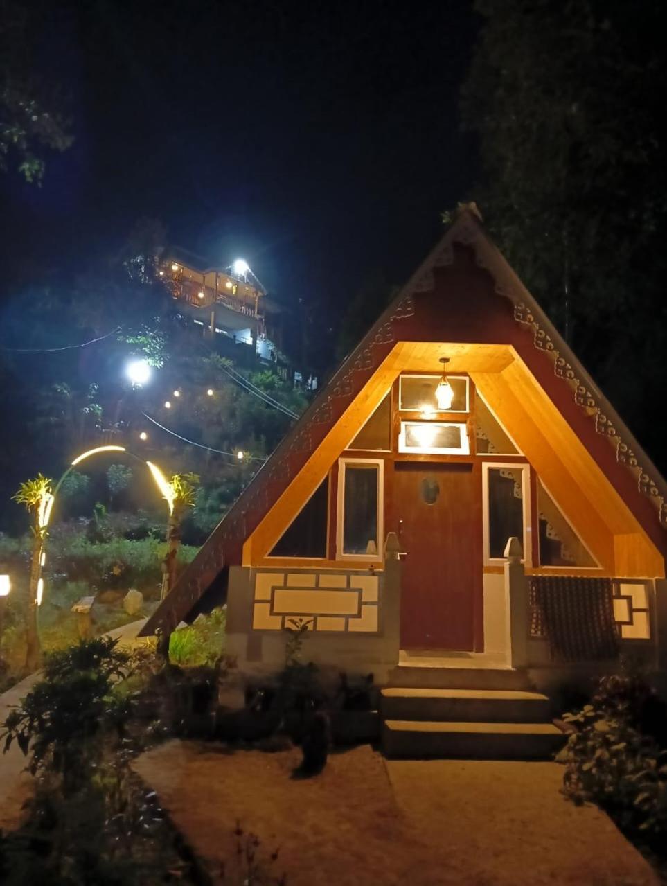 Hosanna Homestay *