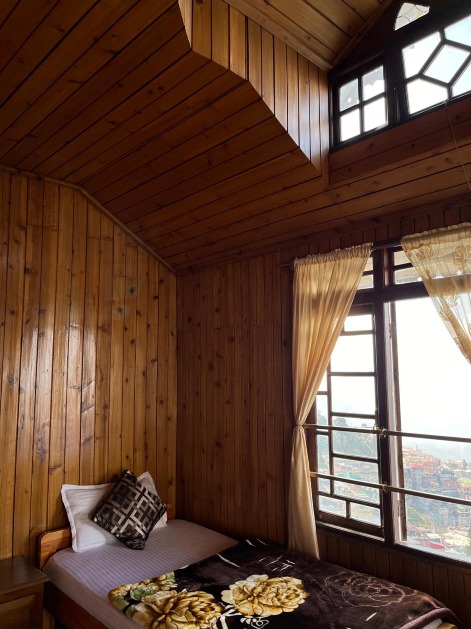 Eagle's Nest Homestay *